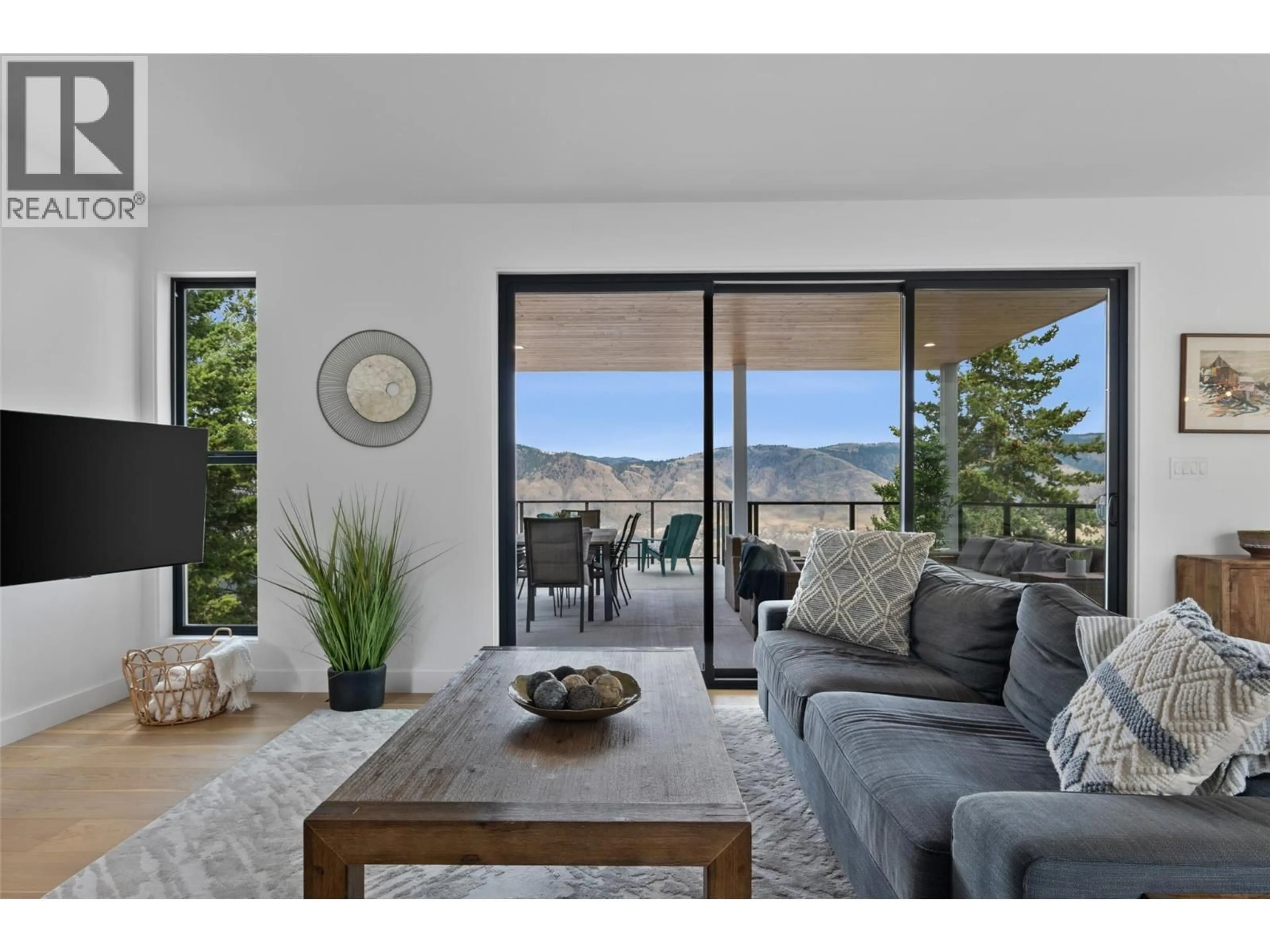 Living room with furniture, unknown for 2179 LUPIN COURT, Kamloops British Columbia V2E0E2