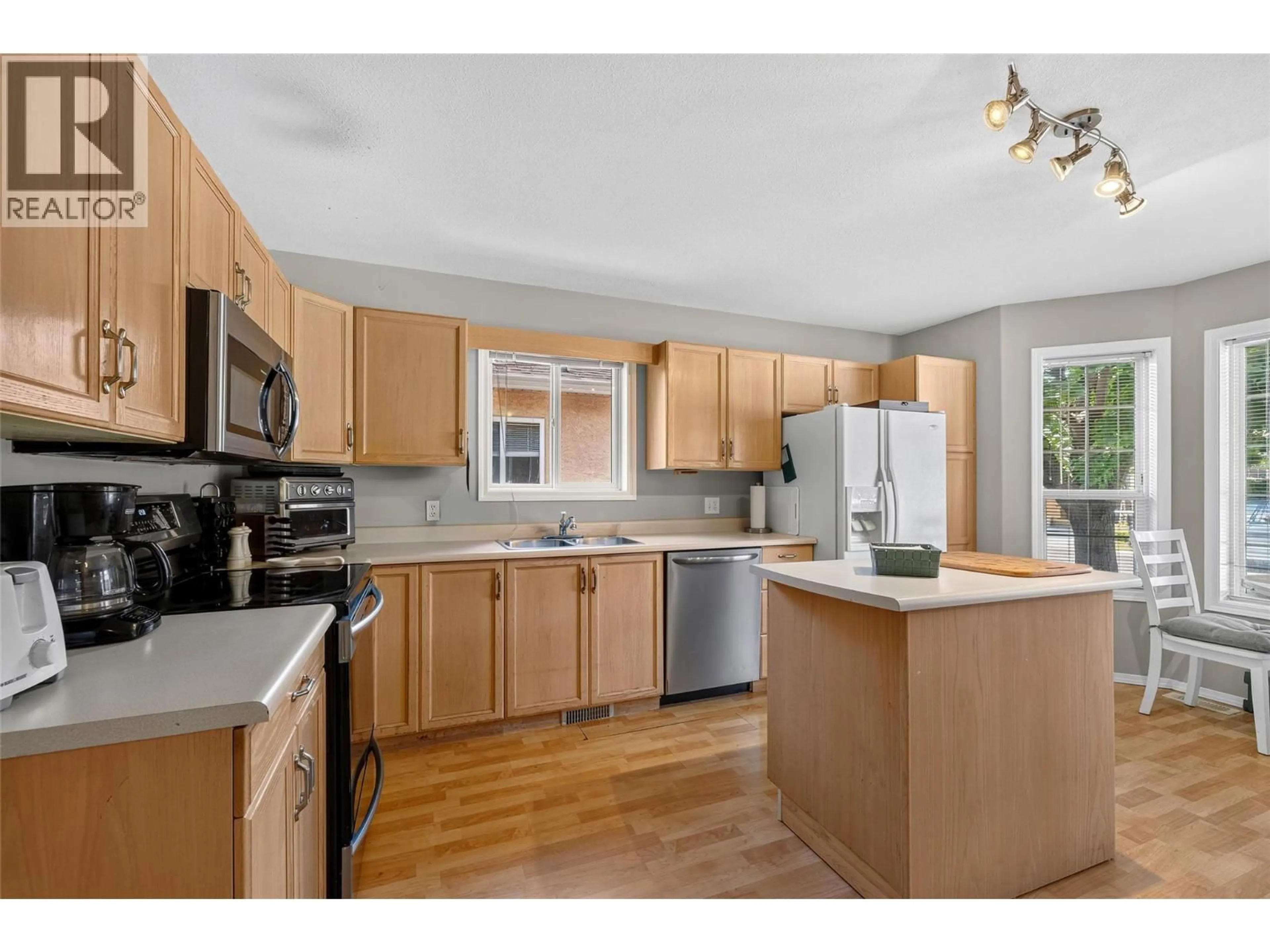 Standard kitchen, wood/laminate floor for 91 - 2210 LOUIE DRIVE, West Kelowna British Columbia V4T2L7