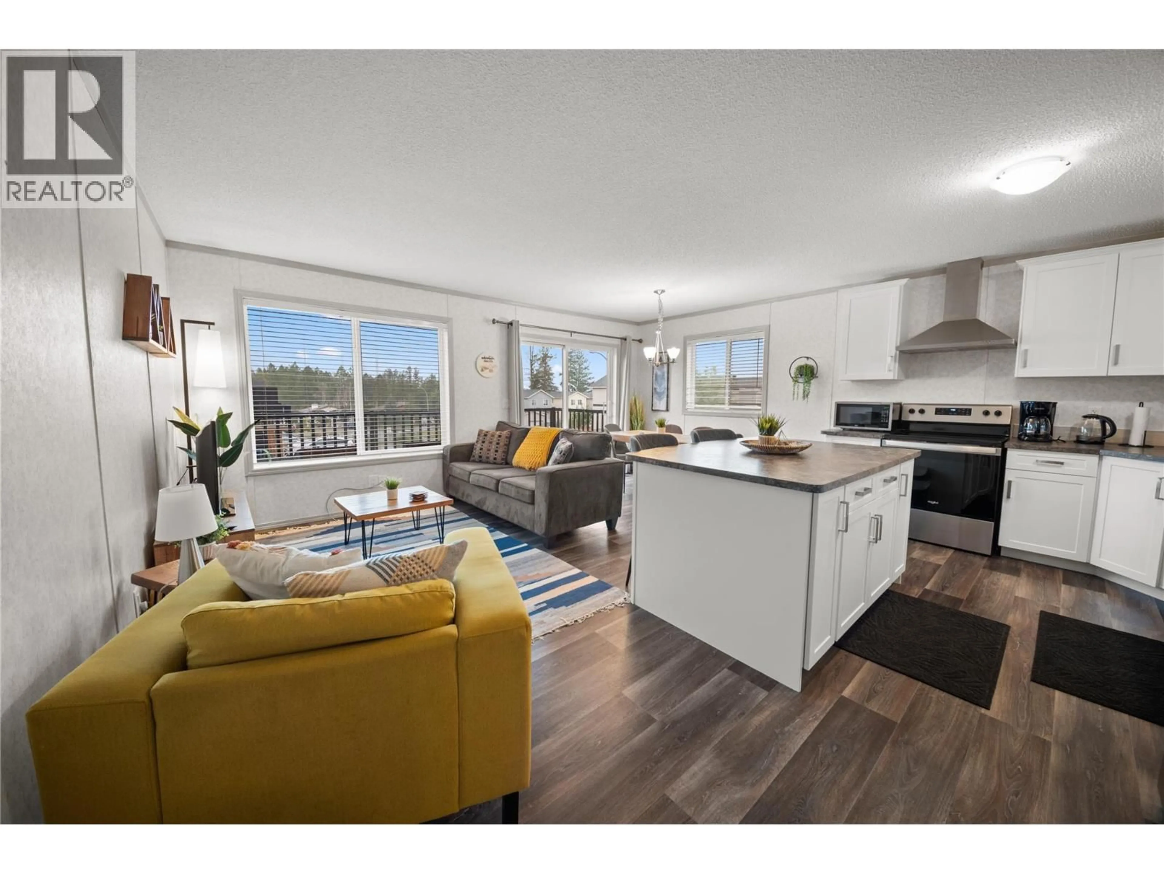 Open concept kitchen, wood/laminate floor for 8 - 2145 WESTSIDE PARK DRIVE, Invermere British Columbia V0A1K4