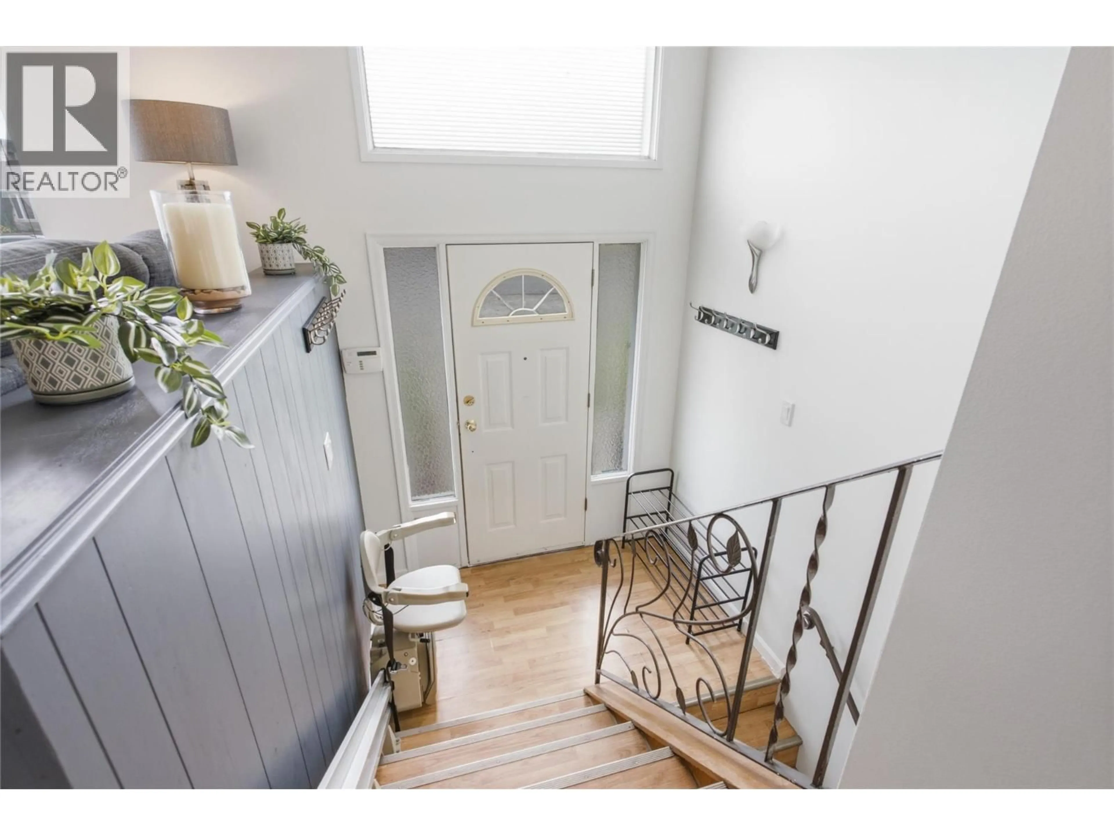 Indoor entryway for 908 RENFREW AVENUE, Kamloops British Columbia V2B3X5