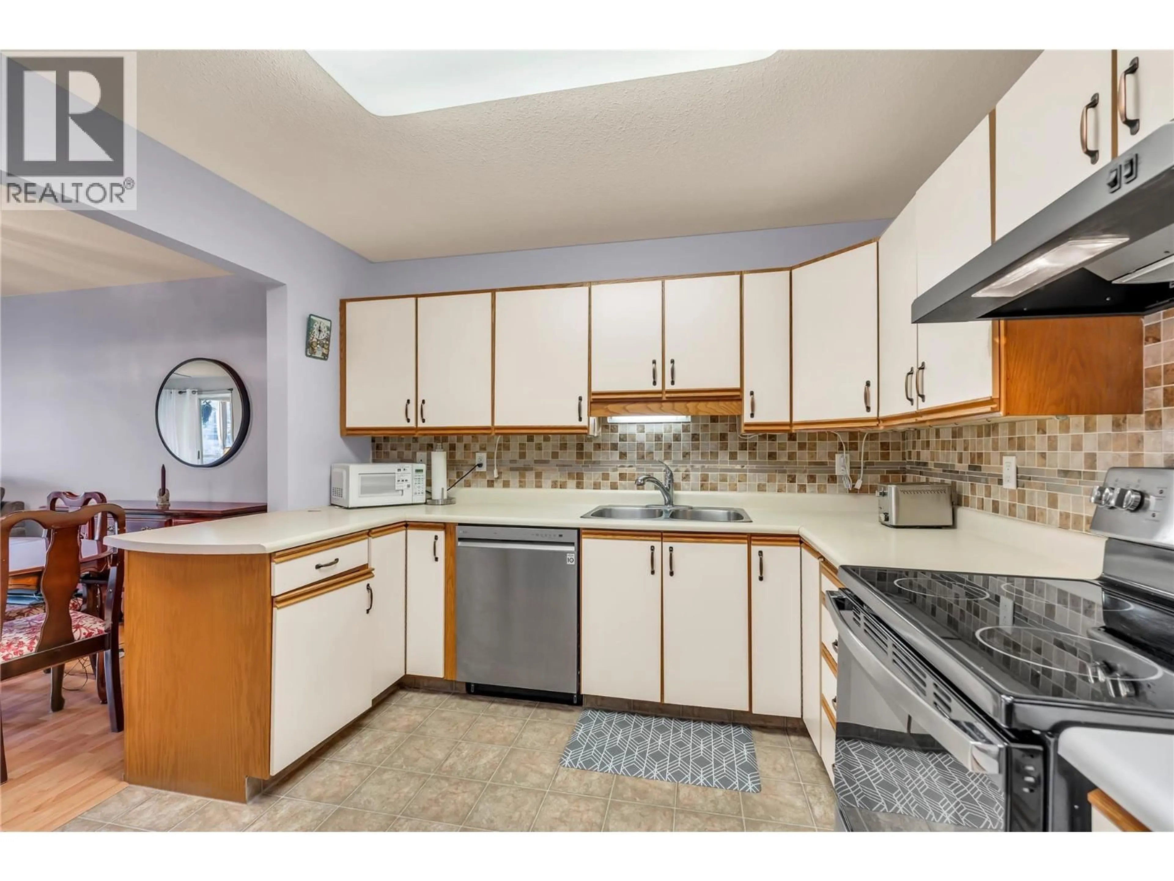 Standard kitchen, ceramic/tile floor for 402 - 272 GREEN AVENUE WEST, Penticton British Columbia V2A3T2