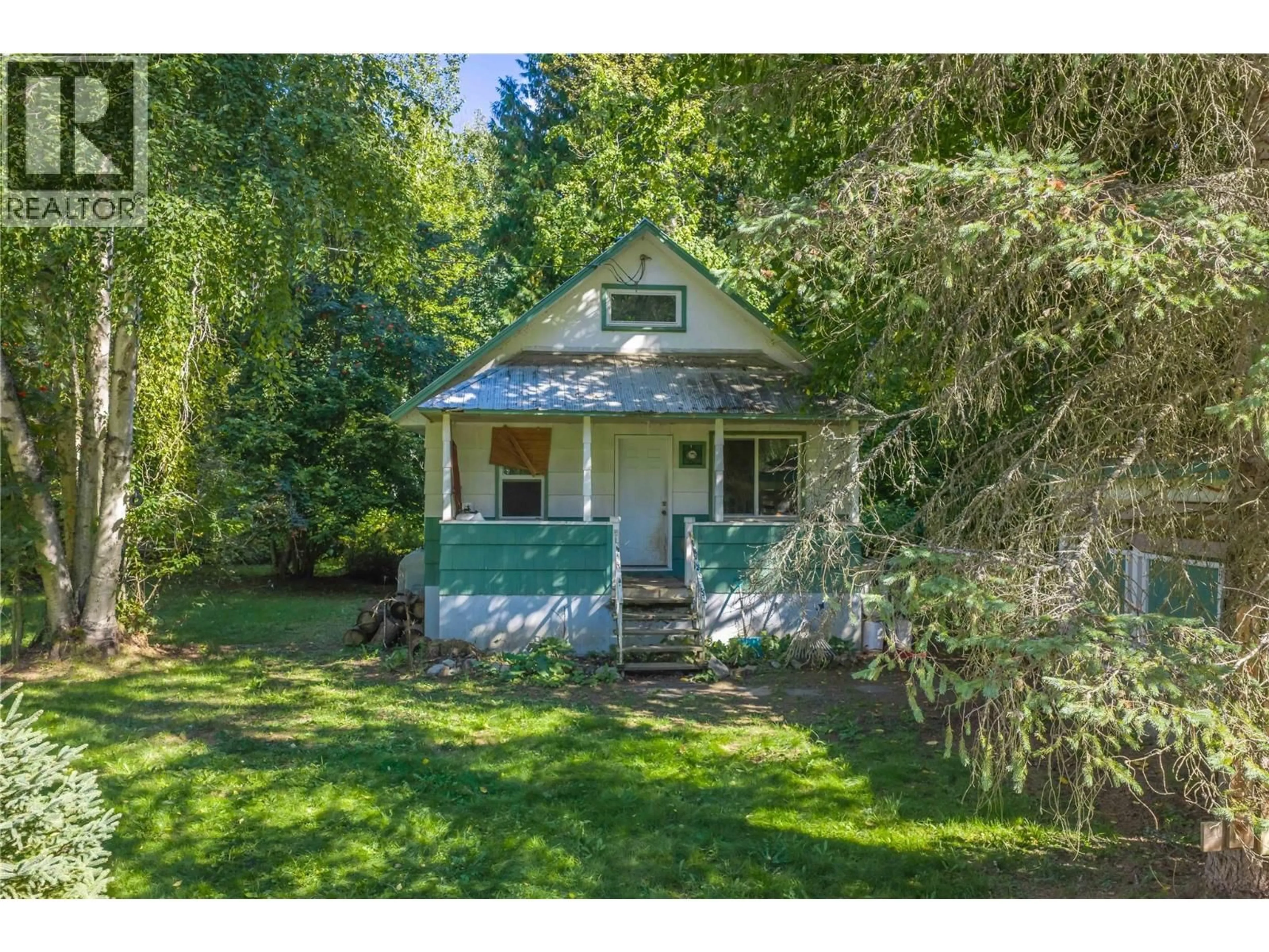 A pic from outside/outdoor area/front of a property/back of a property/a pic from drone, street for 3642 CATHERWOOD ROAD, Revelstoke British Columbia V0E2S0
