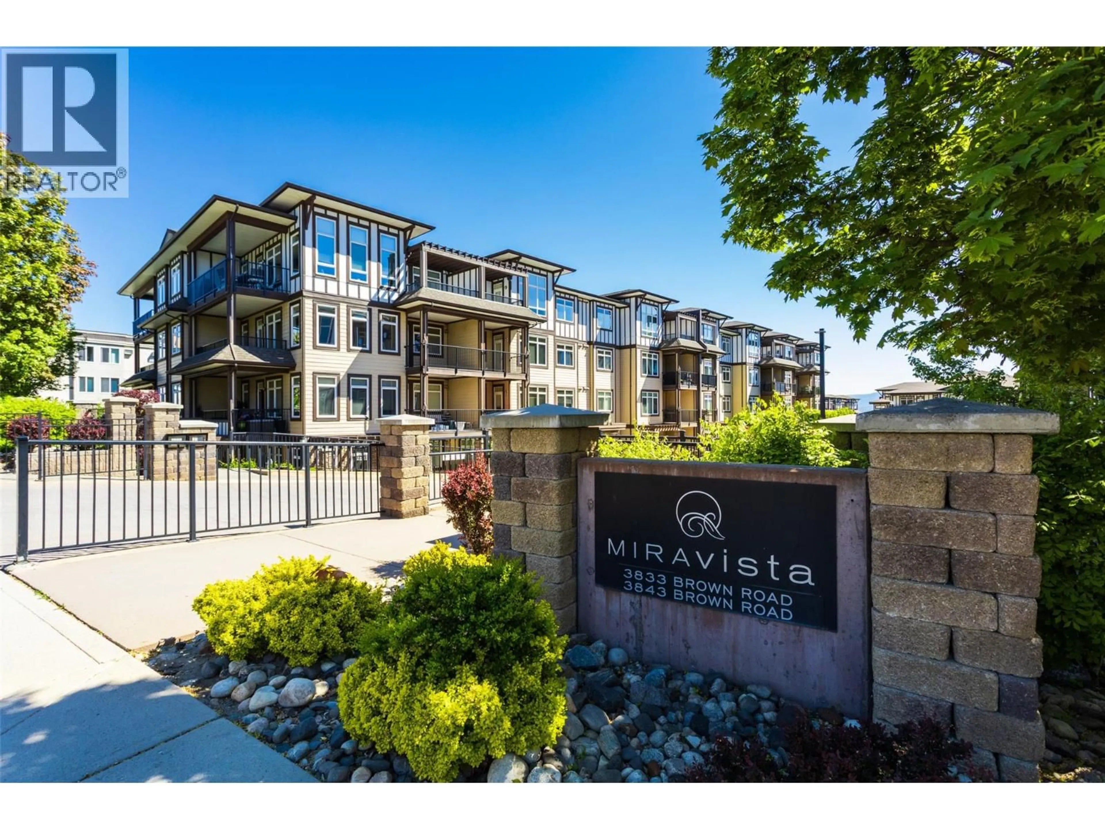 Indoor foyer for 1211 - 3833 BROWN ROAD, West Kelowna British Columbia V4T2J3