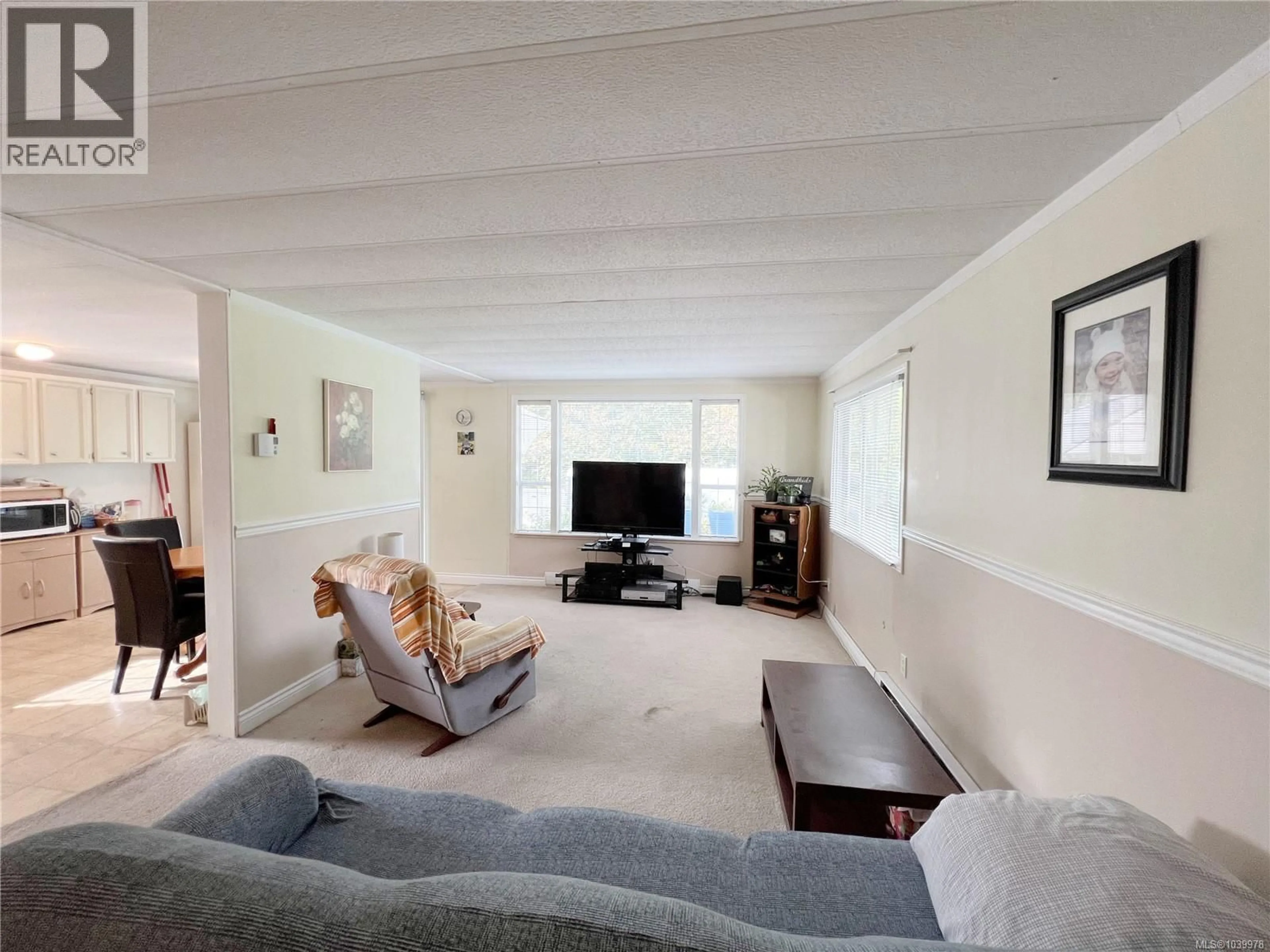 Living room with furniture, unknown for 406 MATCHLEE DRIVE, Gold River British Columbia V0R1G0