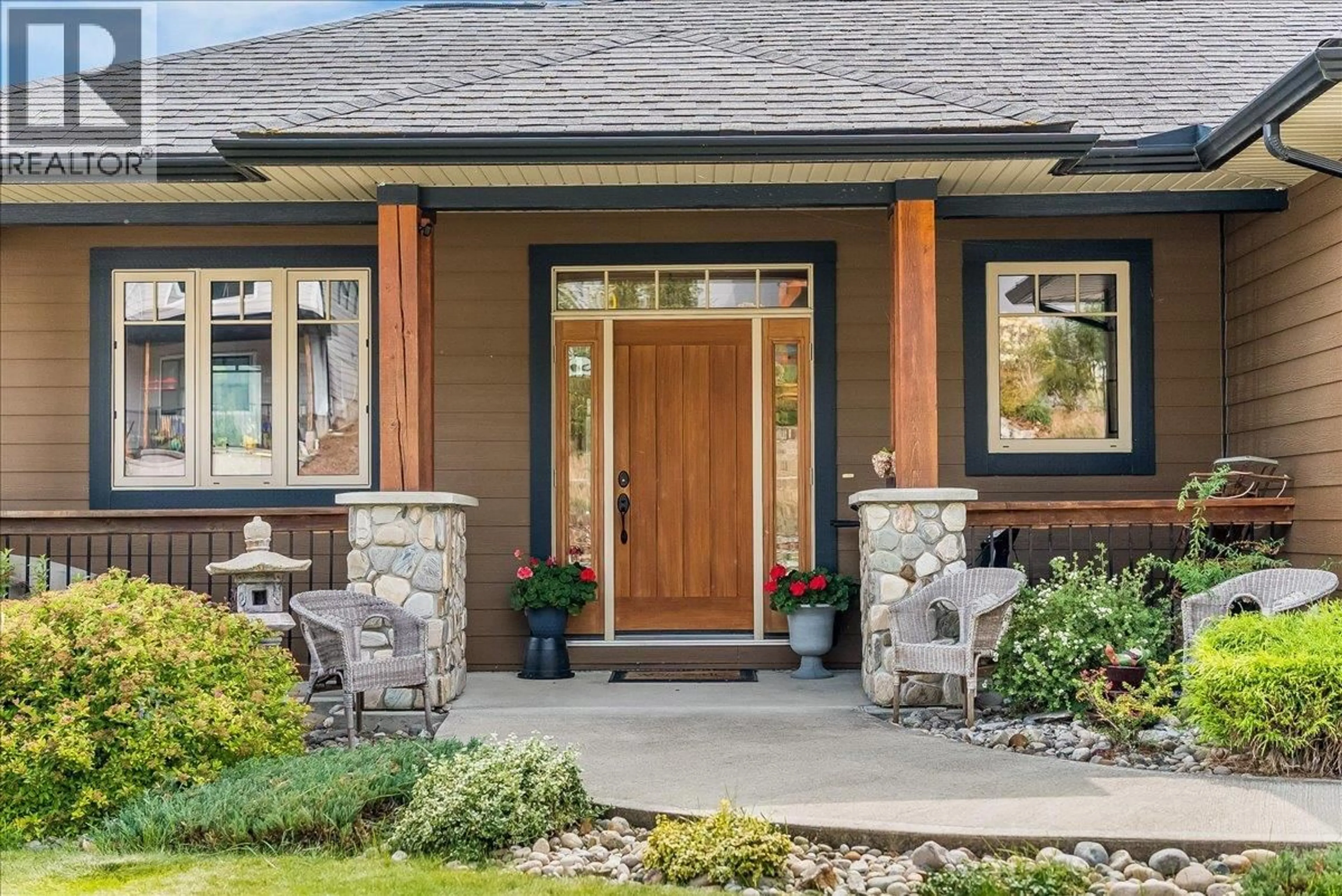 Indoor entryway for 925 REDSTONE DRIVE, Rossland British Columbia V0G1Y0