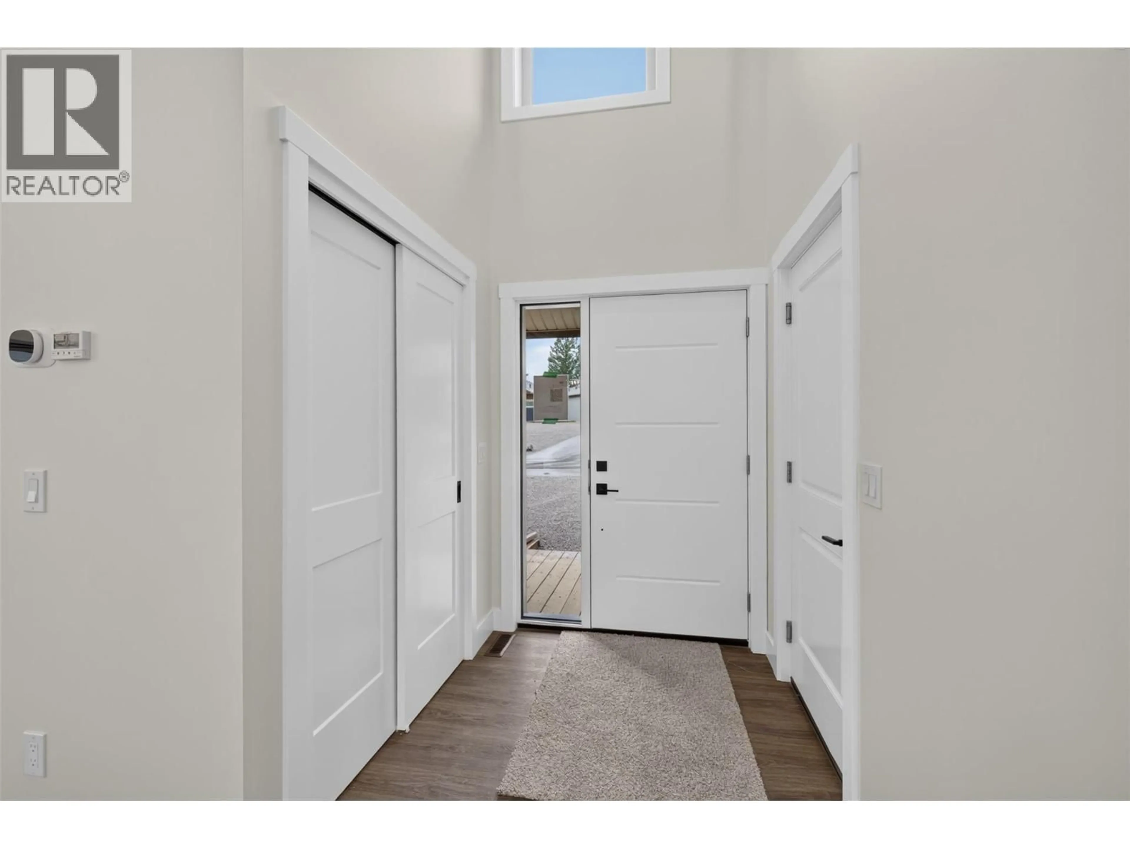 Indoor entryway for 48 - 4926 TIMBER RIDGE ROAD, Windermere British Columbia V0A1K3