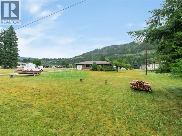 2626 SHOREACRES ROAD, Castlegar 2