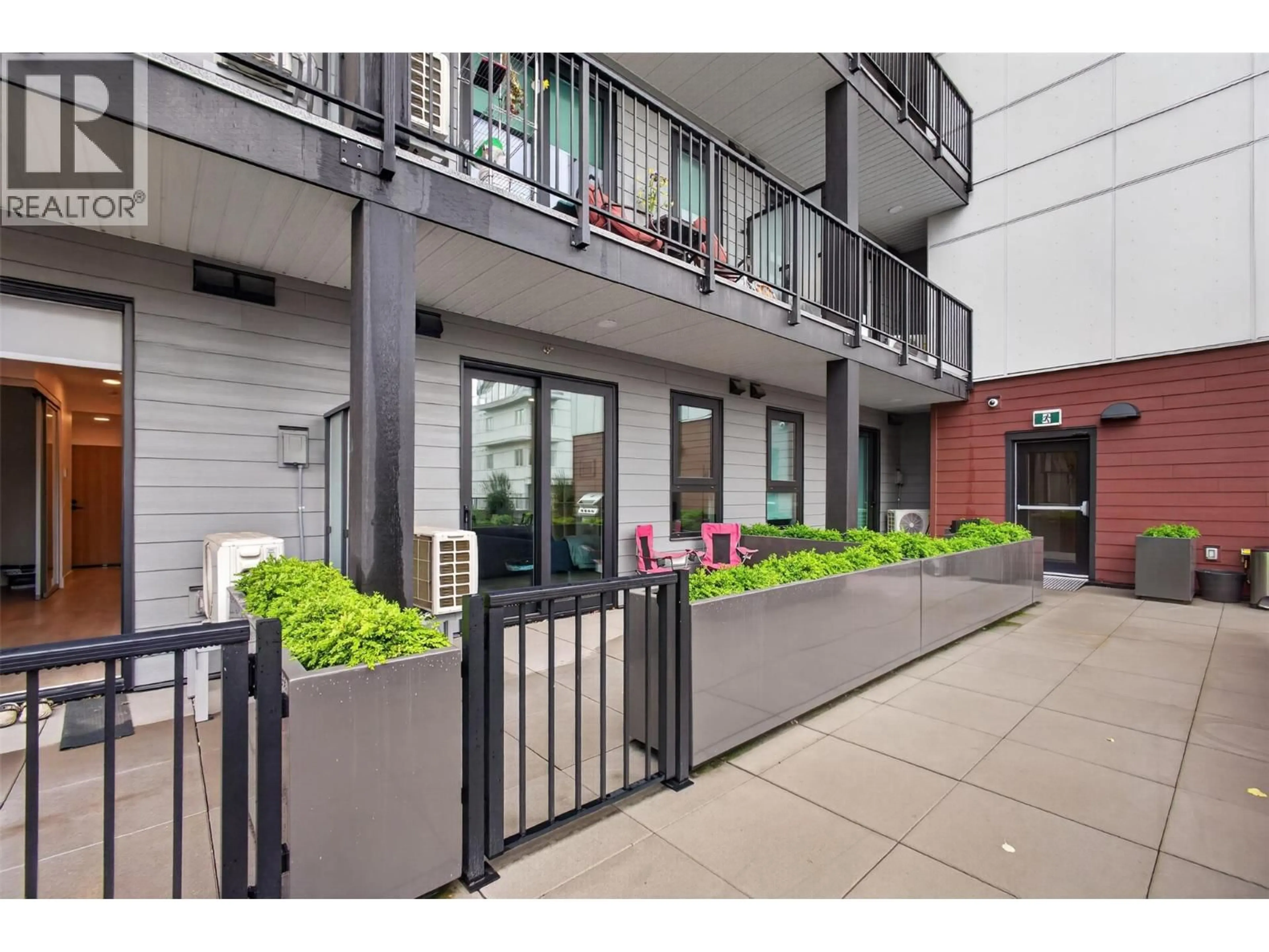 Patio, street for 211 - 620 CORONATION AVENUE, Kelowna British Columbia V1Y0N8