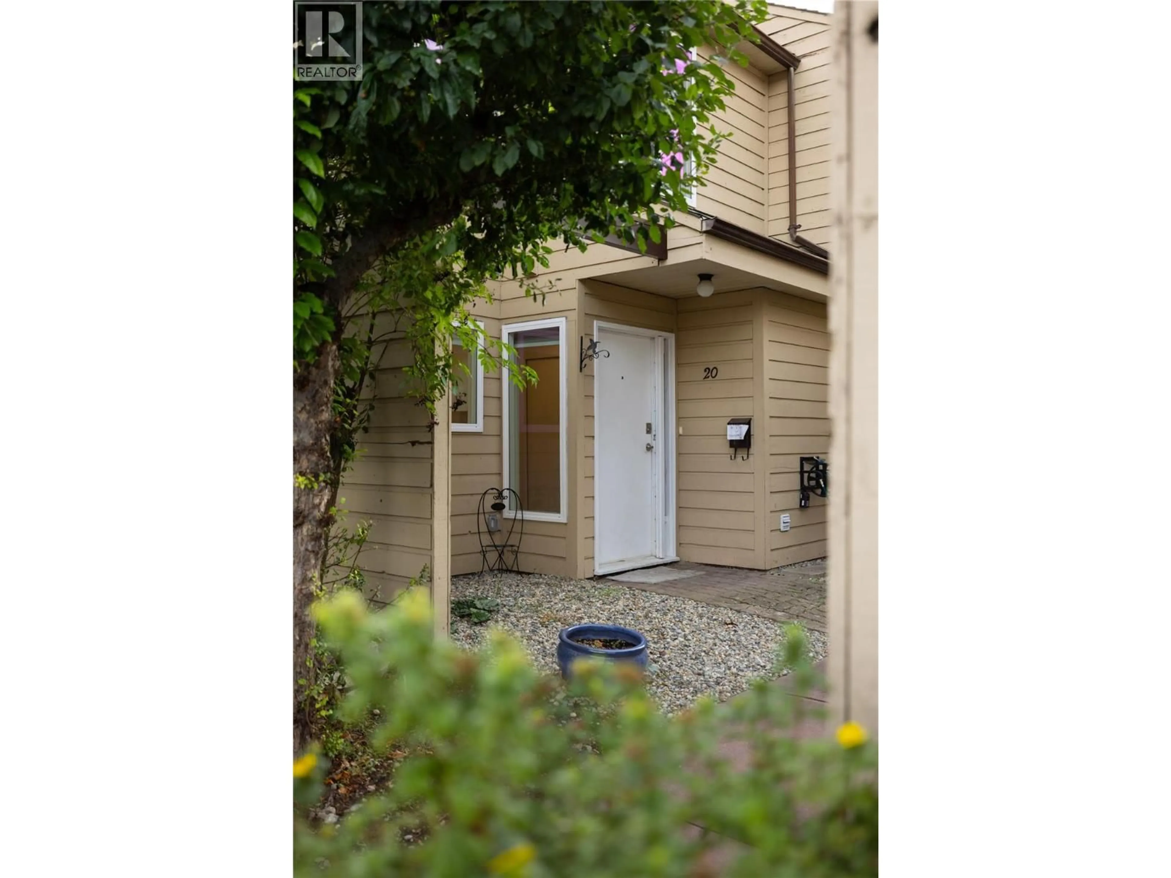 Unknown for 20 - 5300 25 AVENUE, Vernon British Columbia V1T6R4