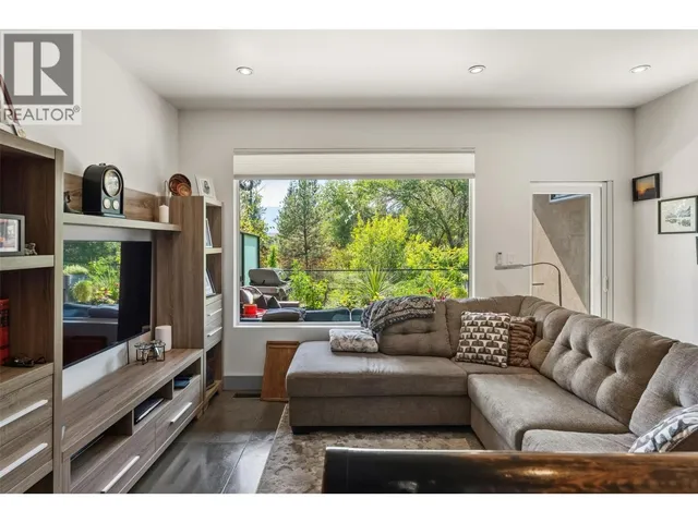 729 CREEKSIDE ROAD, Penticton 5