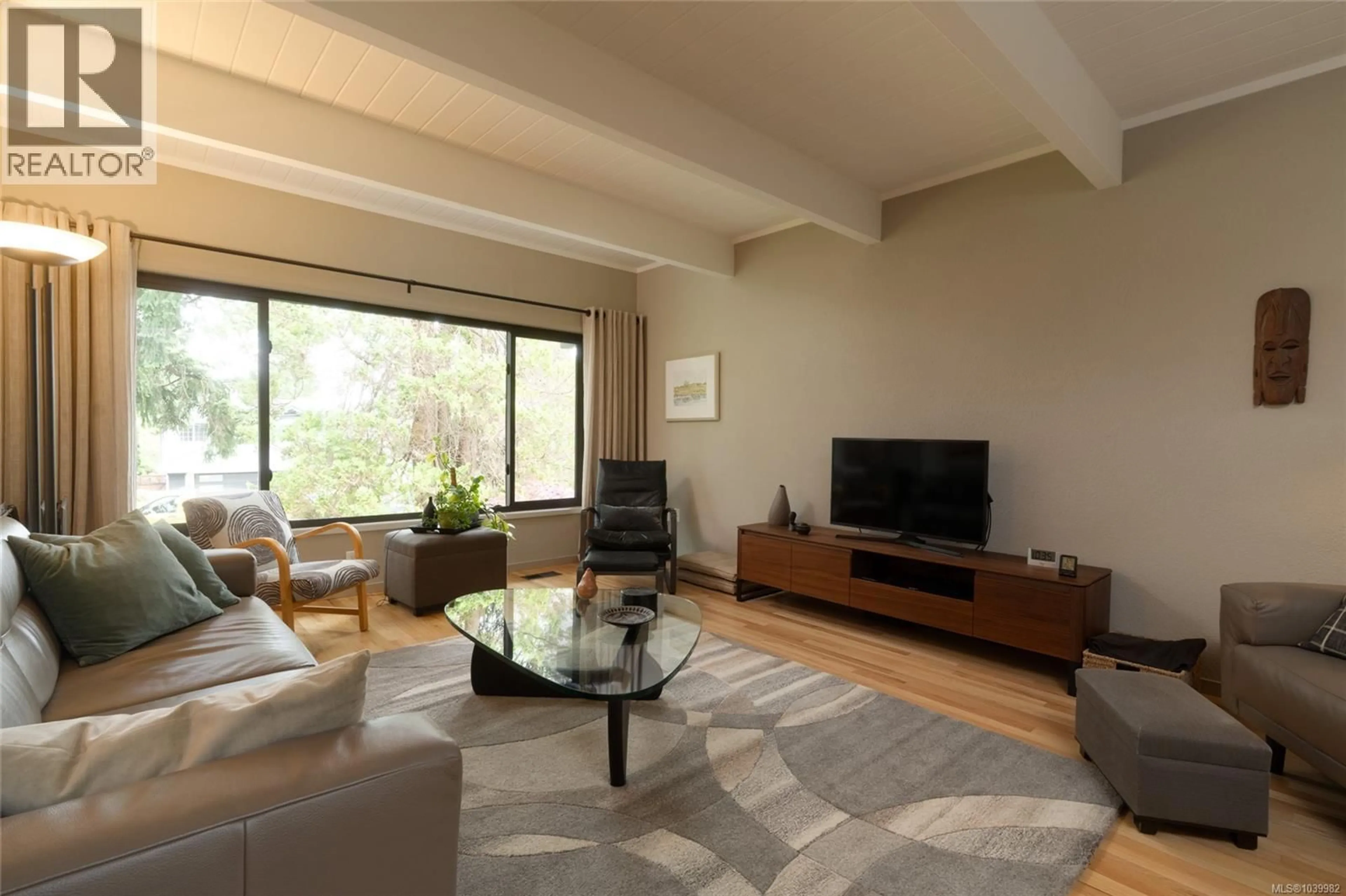 Living room with furniture, unknown for 1286 PIKE STREET, Saanich British Columbia V8P1W3
