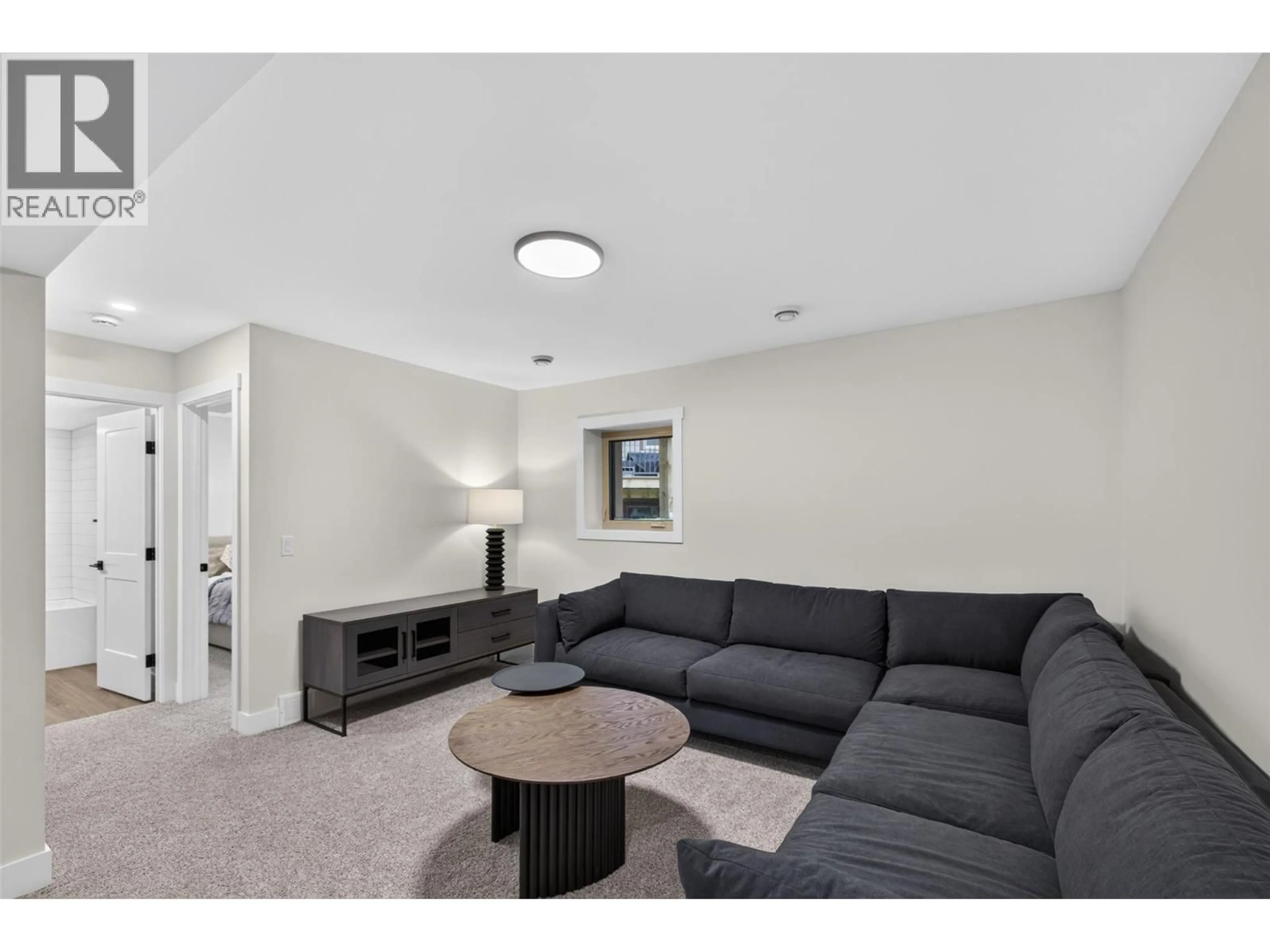 Living room with furniture, unknown for 53 - 4926 TIMBER RIDGE ROAD, Windermere British Columbia V0A1K3