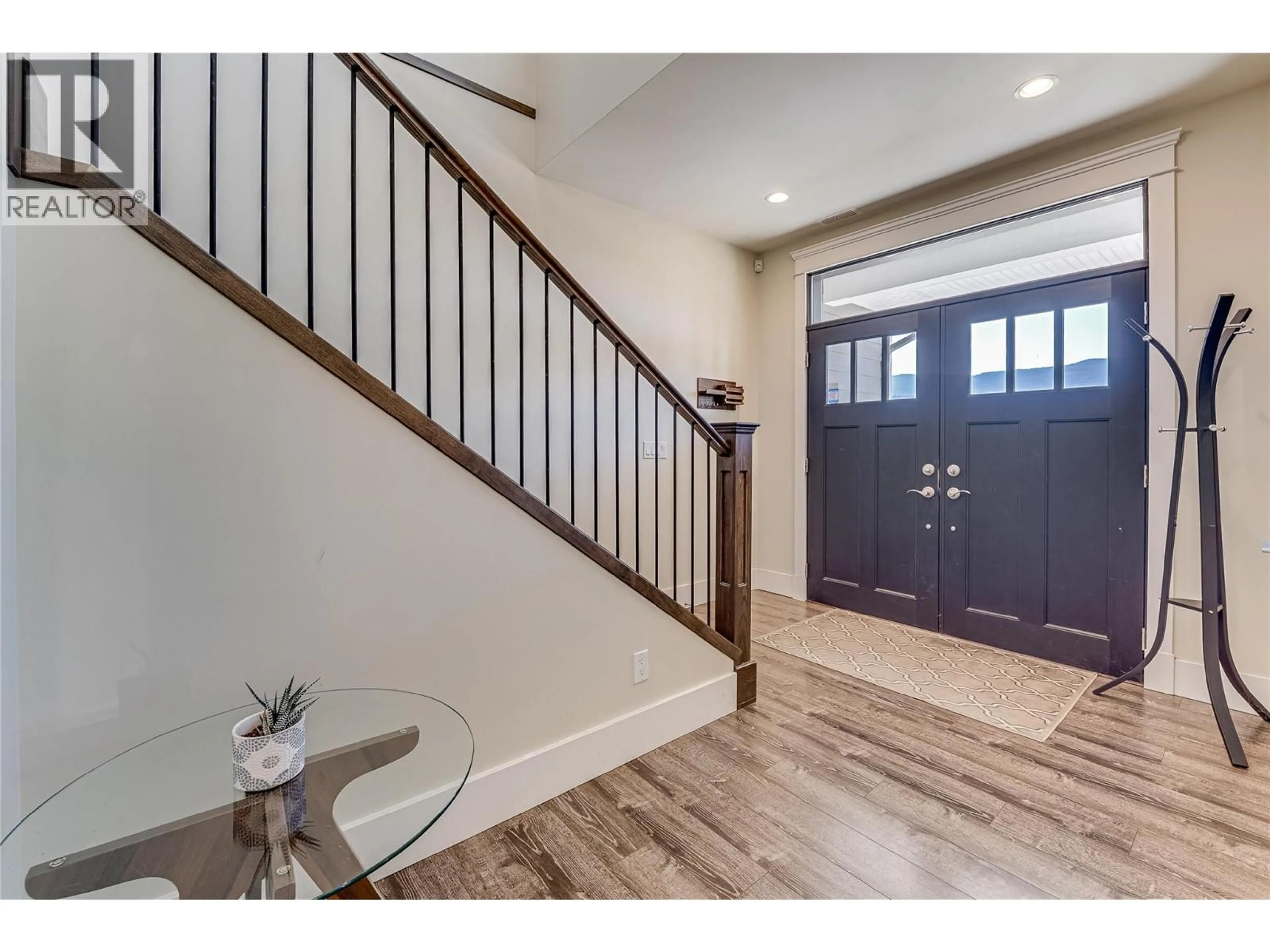 Indoor entryway for 7221 EDGEWATER PLACE, Coldstream British Columbia V1B4C5