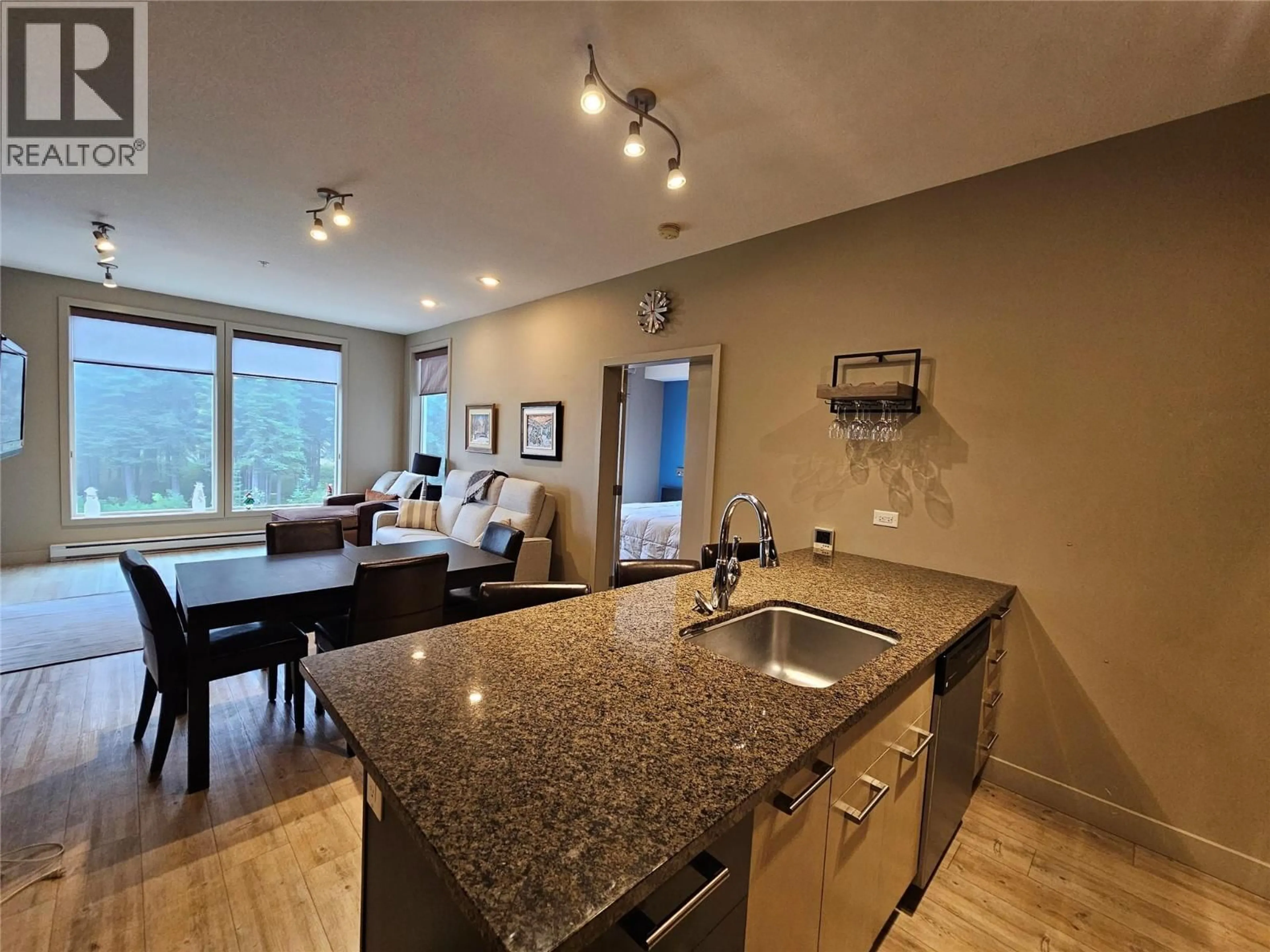 Open concept kitchen, unknown for 208 - 30 MONASHEE ROAD, Silver Star British Columbia V1B3M1