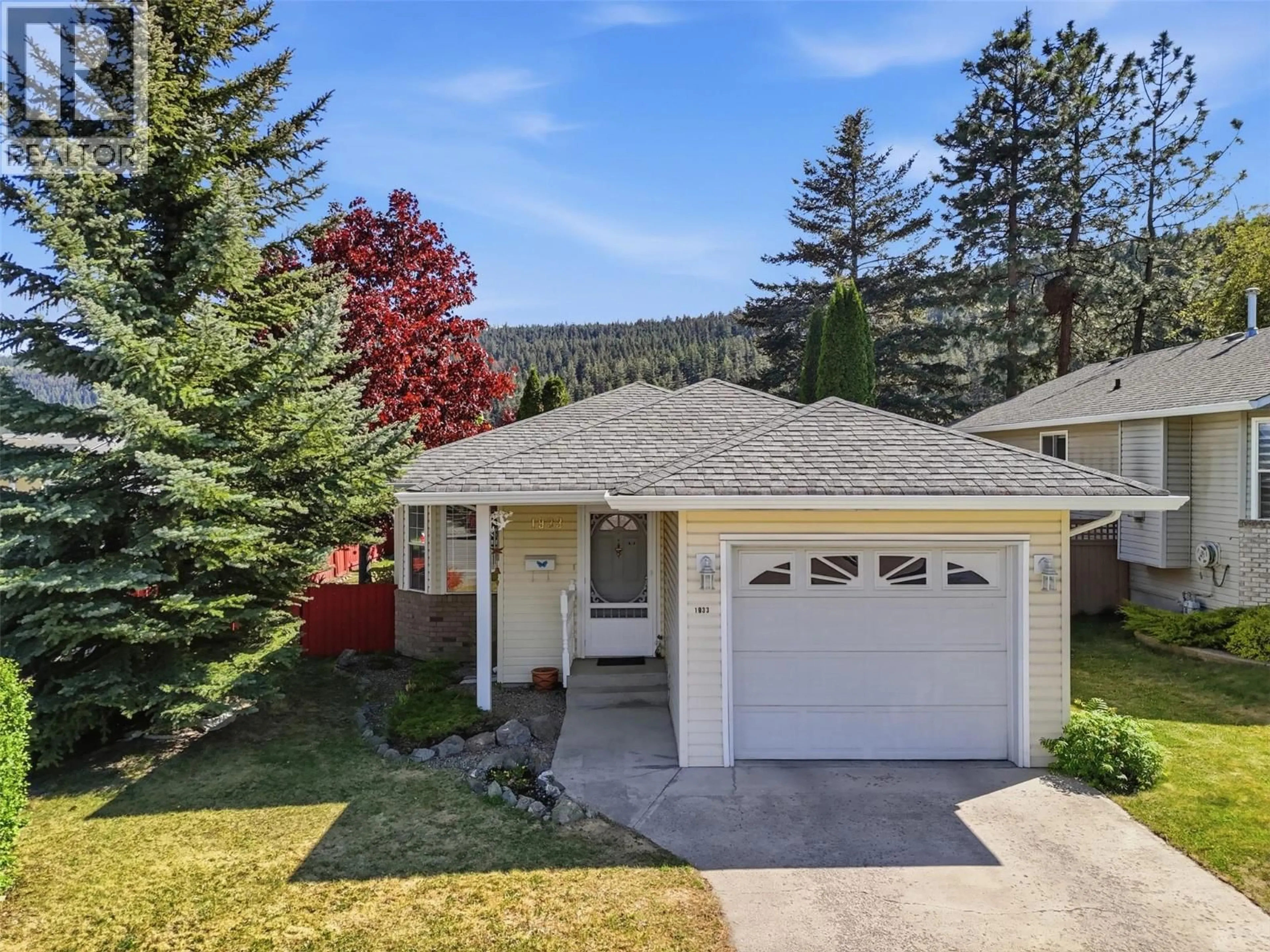 Home with vinyl exterior material, mountain view for 1933 ASH WYND, Kamloops British Columbia V1S1X5