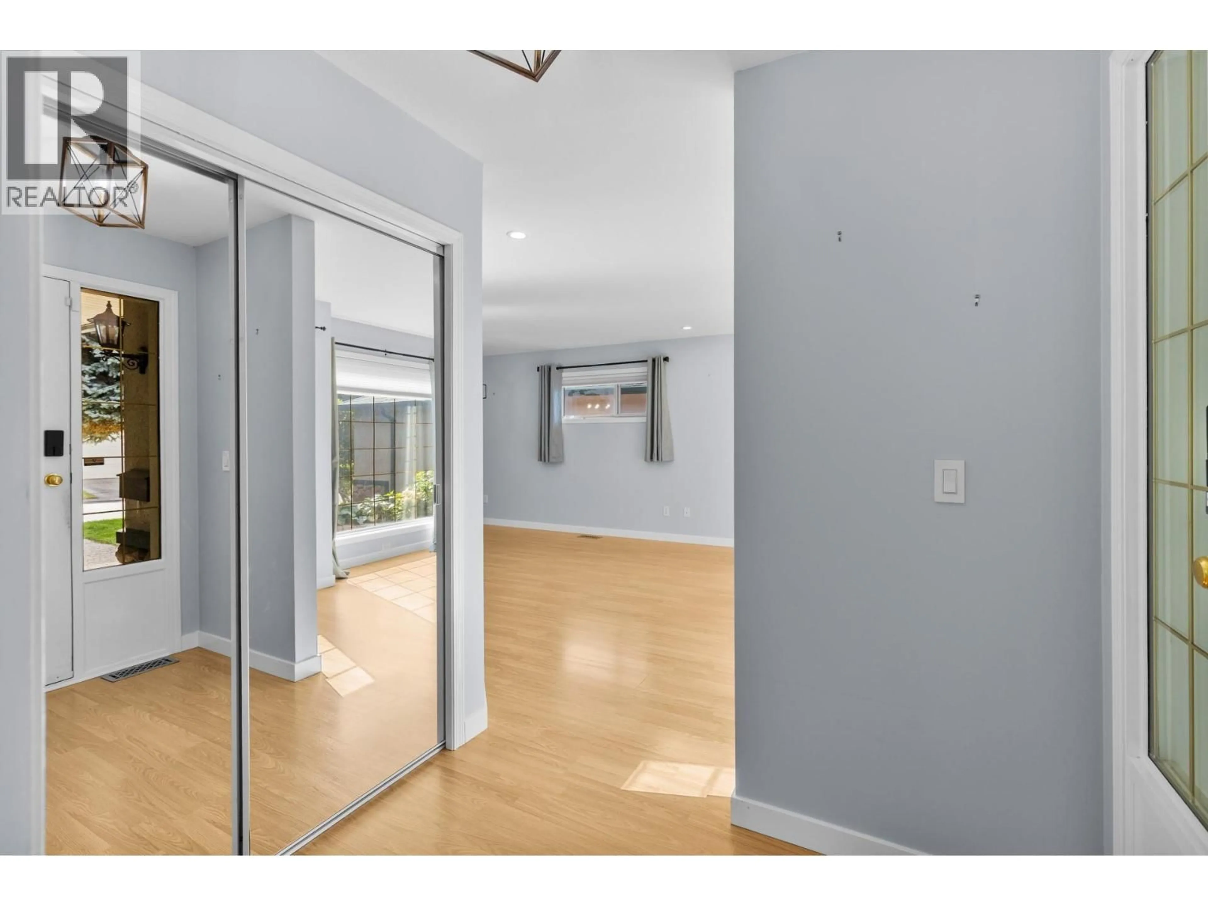 Indoor foyer for 452 - 2330 BUTT ROAD, Westbank British Columbia V4T2E9