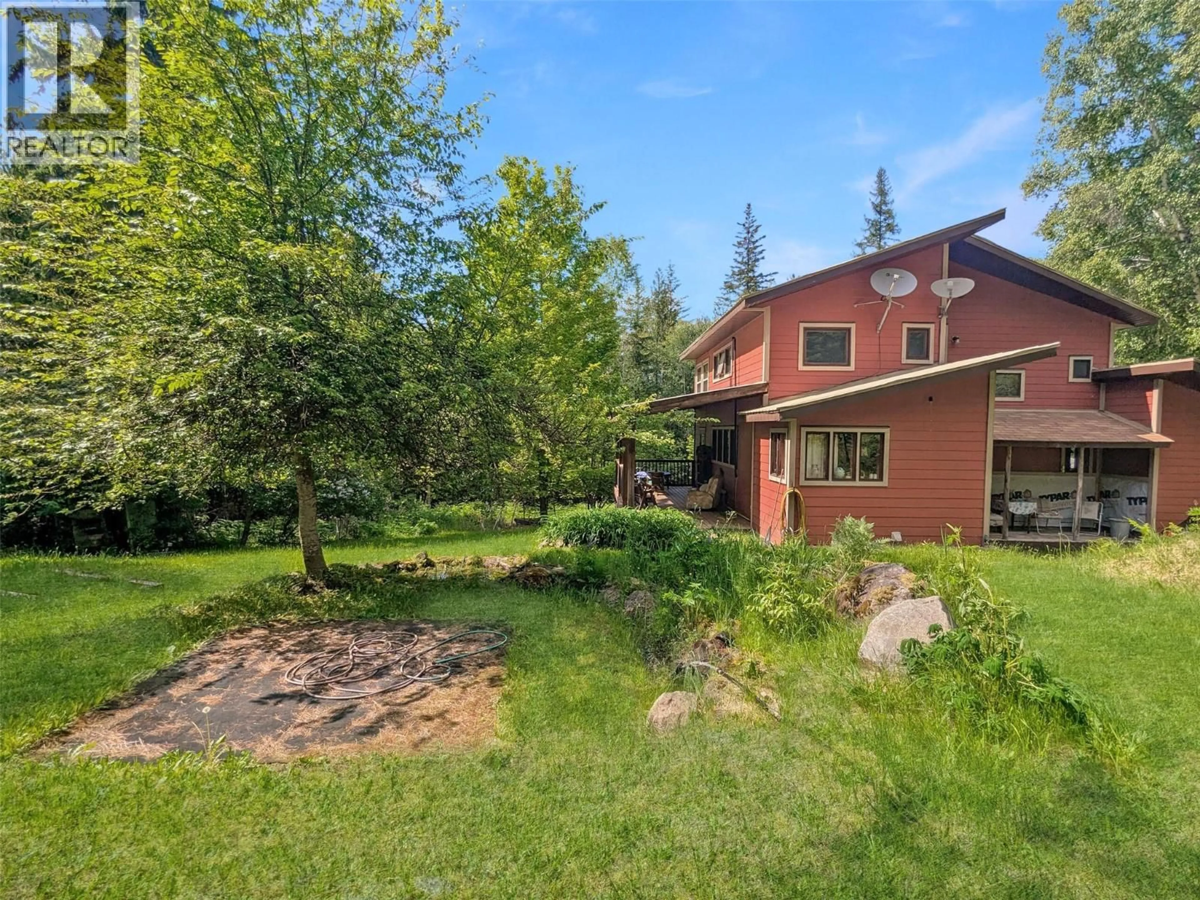 A pic from outside/outdoor area/front of a property/back of a property/a pic from drone, unknown for 8802 MARTENS ROAD, Slocan British Columbia V0G2C0