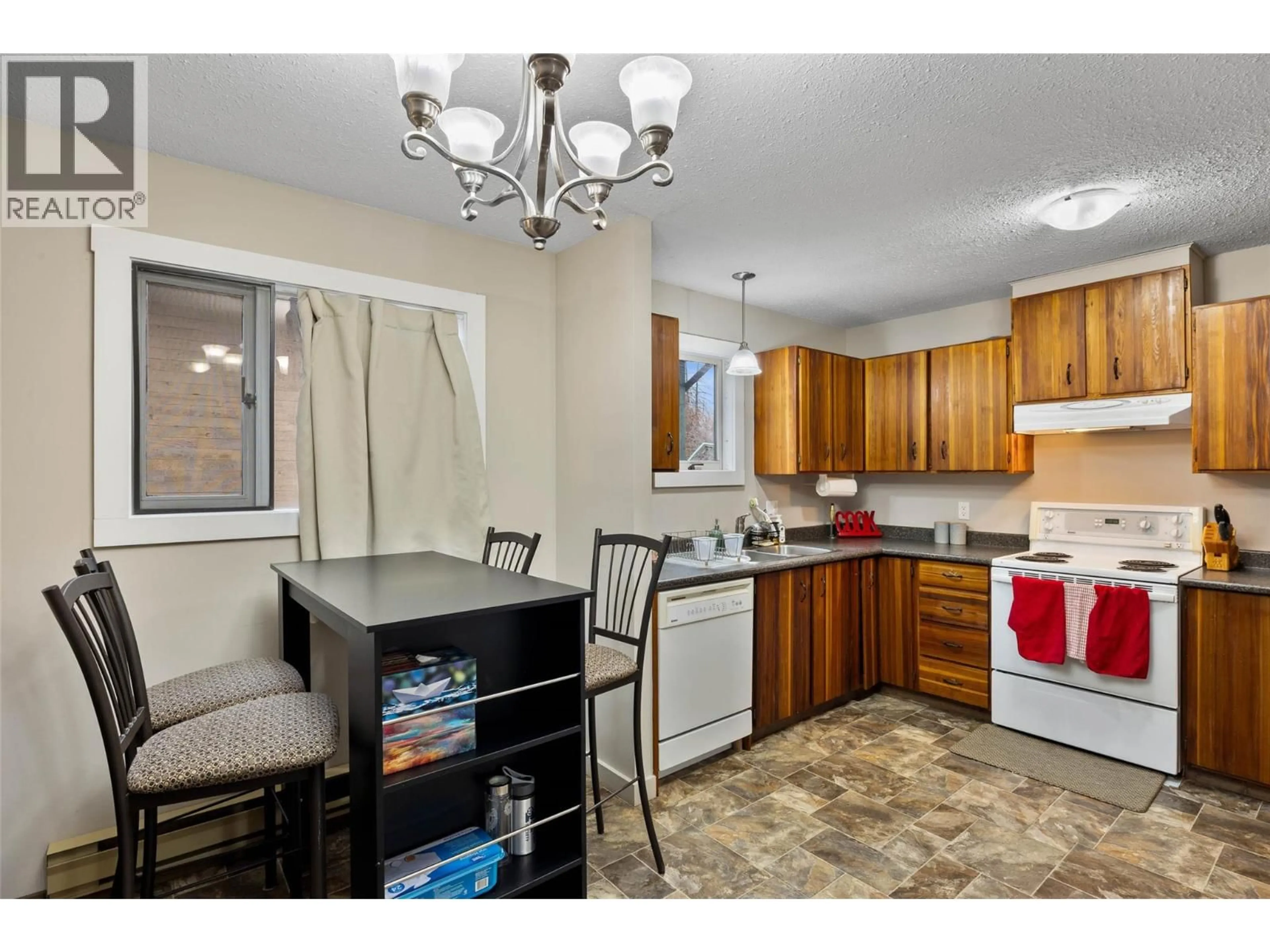 Standard kitchen, ceramic/tile floor for 1026 HILLSIDE AVENUE, Chase British Columbia V0E1M0