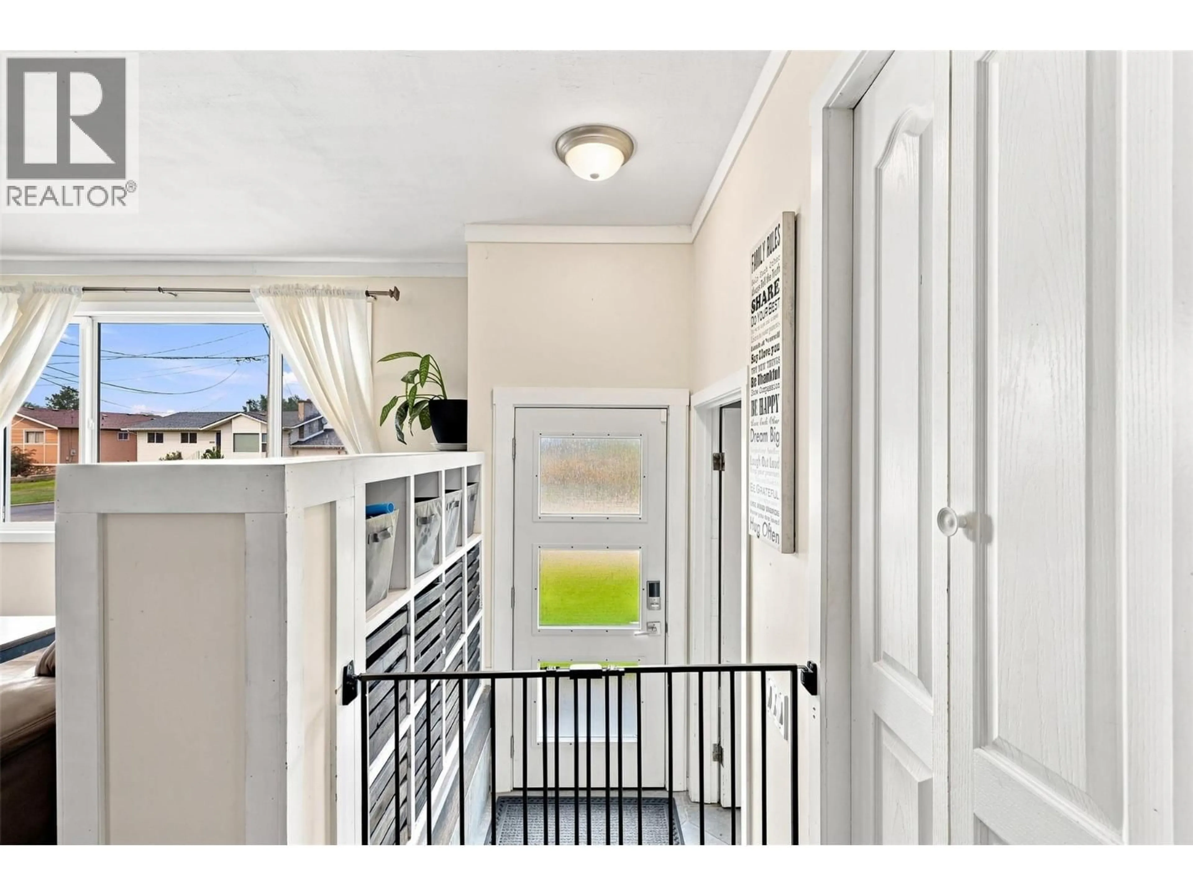 Indoor entryway for 2623 SANDPIPER DRIVE, Kamloops British Columbia V2B6G1