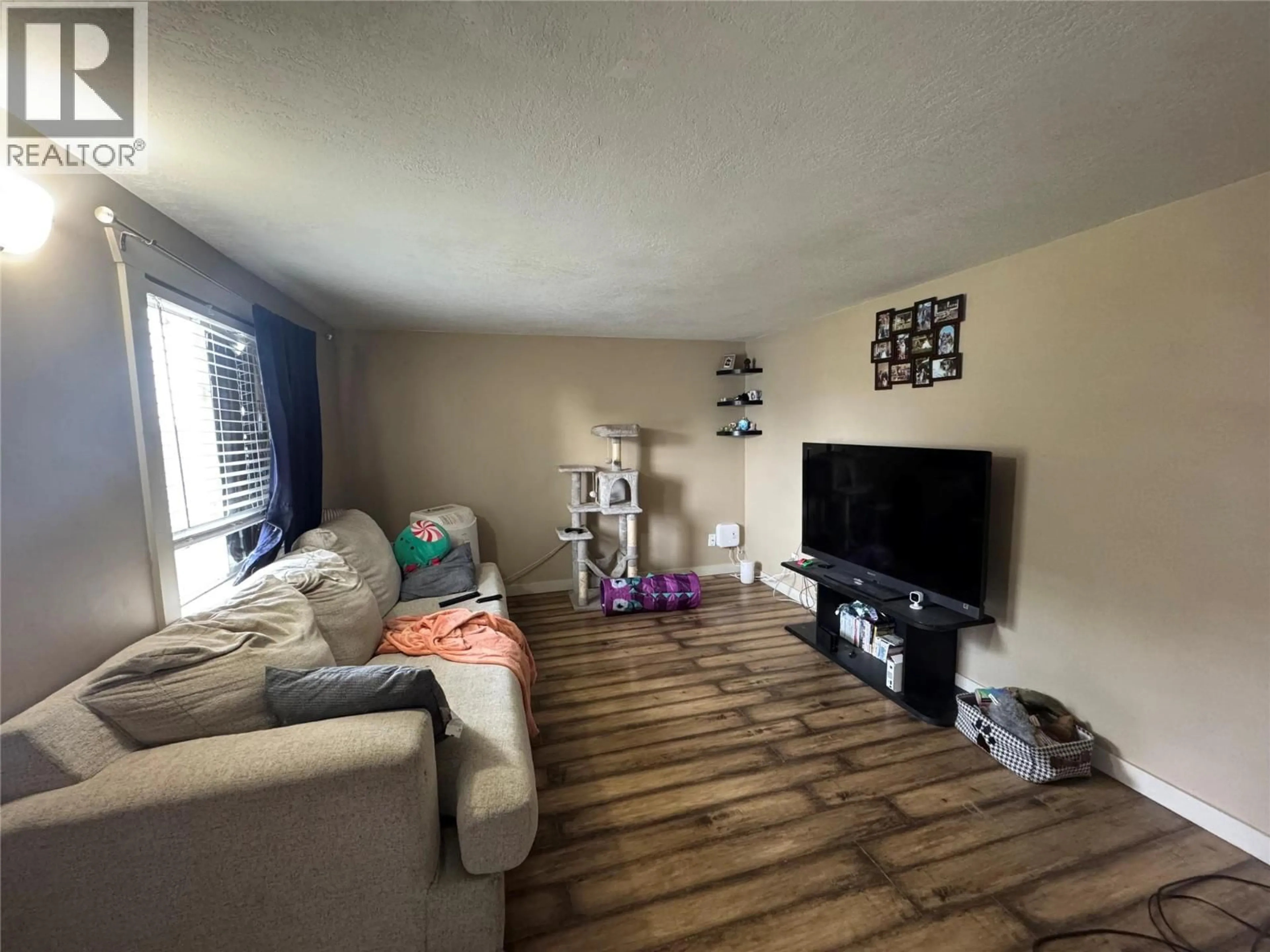 A pic of a room for 872 107 AVENUE, Dawson Creek British Columbia V1G2R2