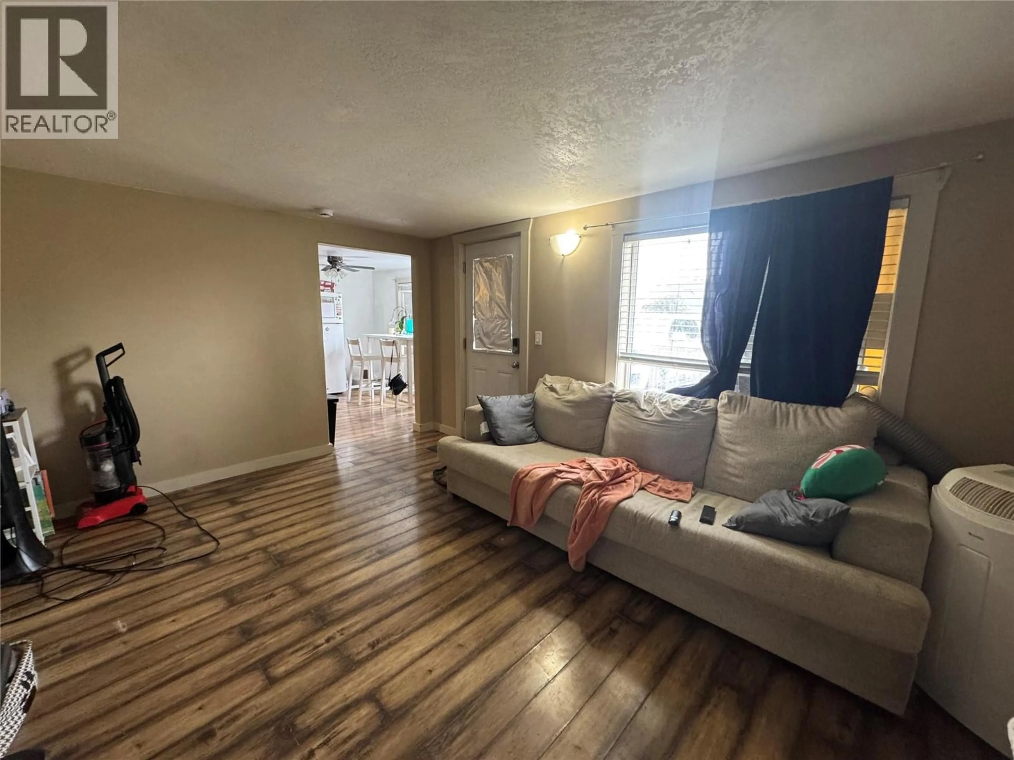 A pic of a room for 872 107 AVENUE, Dawson Creek British Columbia V1G2R2