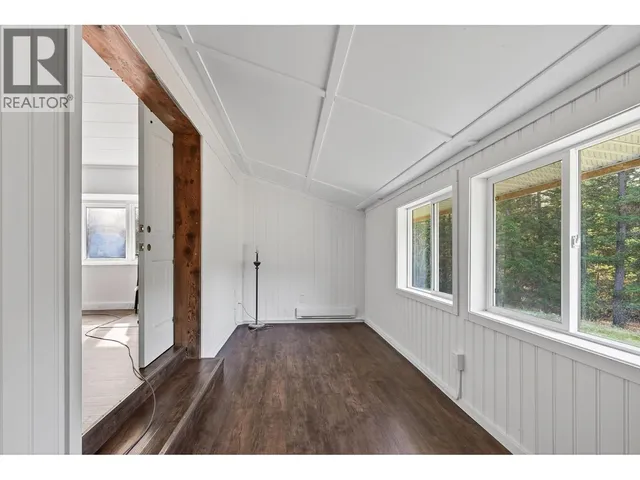 888 BARRIERE LAKES ROAD, Barriere 5