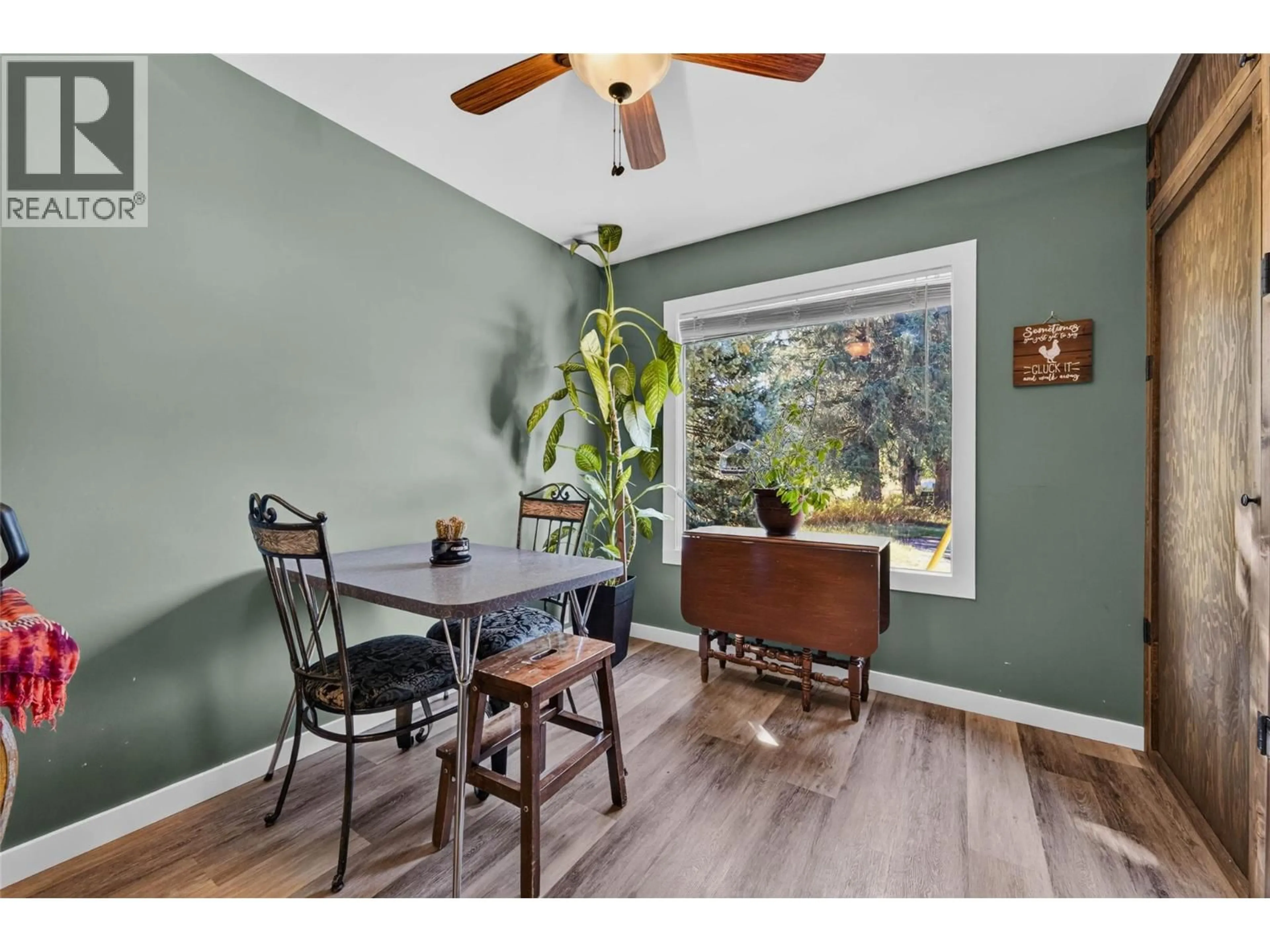 Dining room, wood/laminate floor for 717 LARSEN ROAD, Salmo British Columbia V0G1Z0