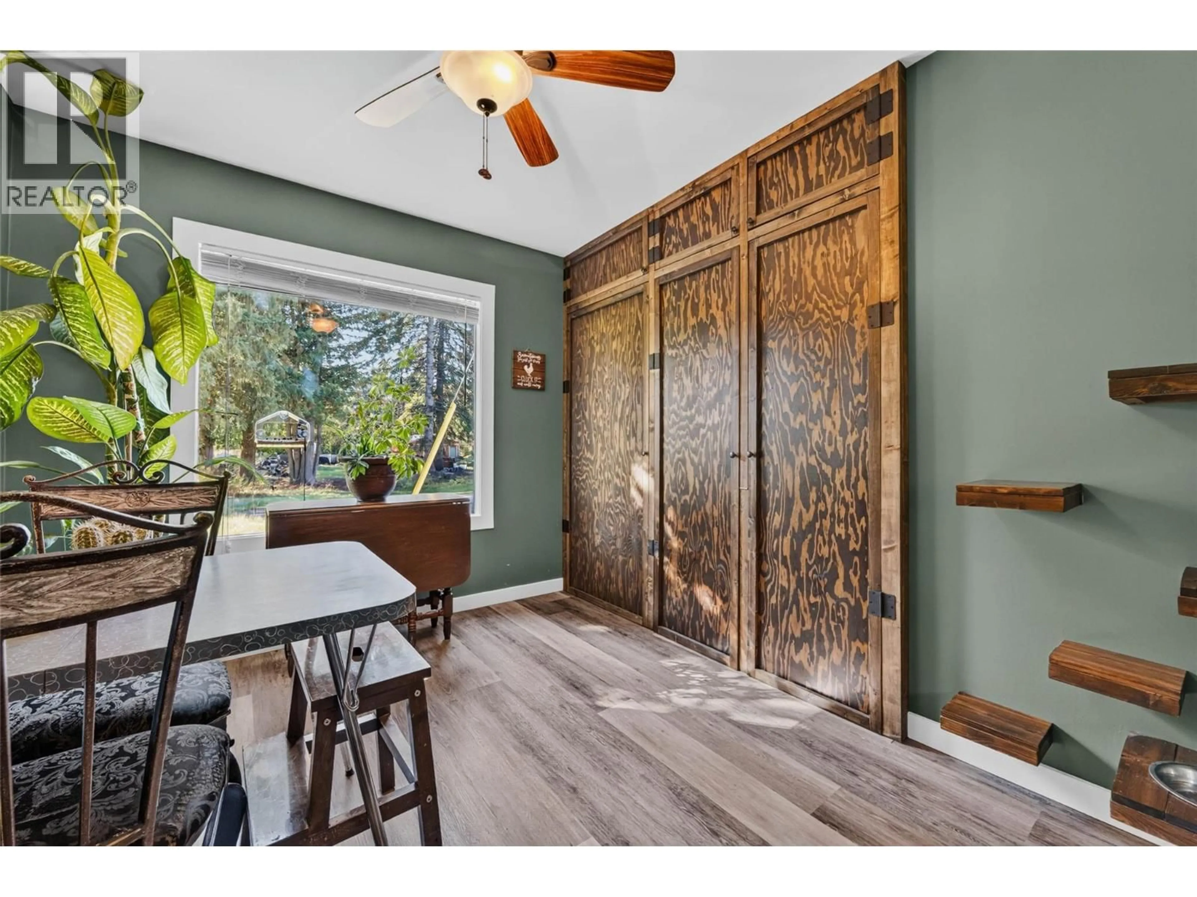 Indoor entryway for 717 LARSEN ROAD, Salmo British Columbia V0G1Z0