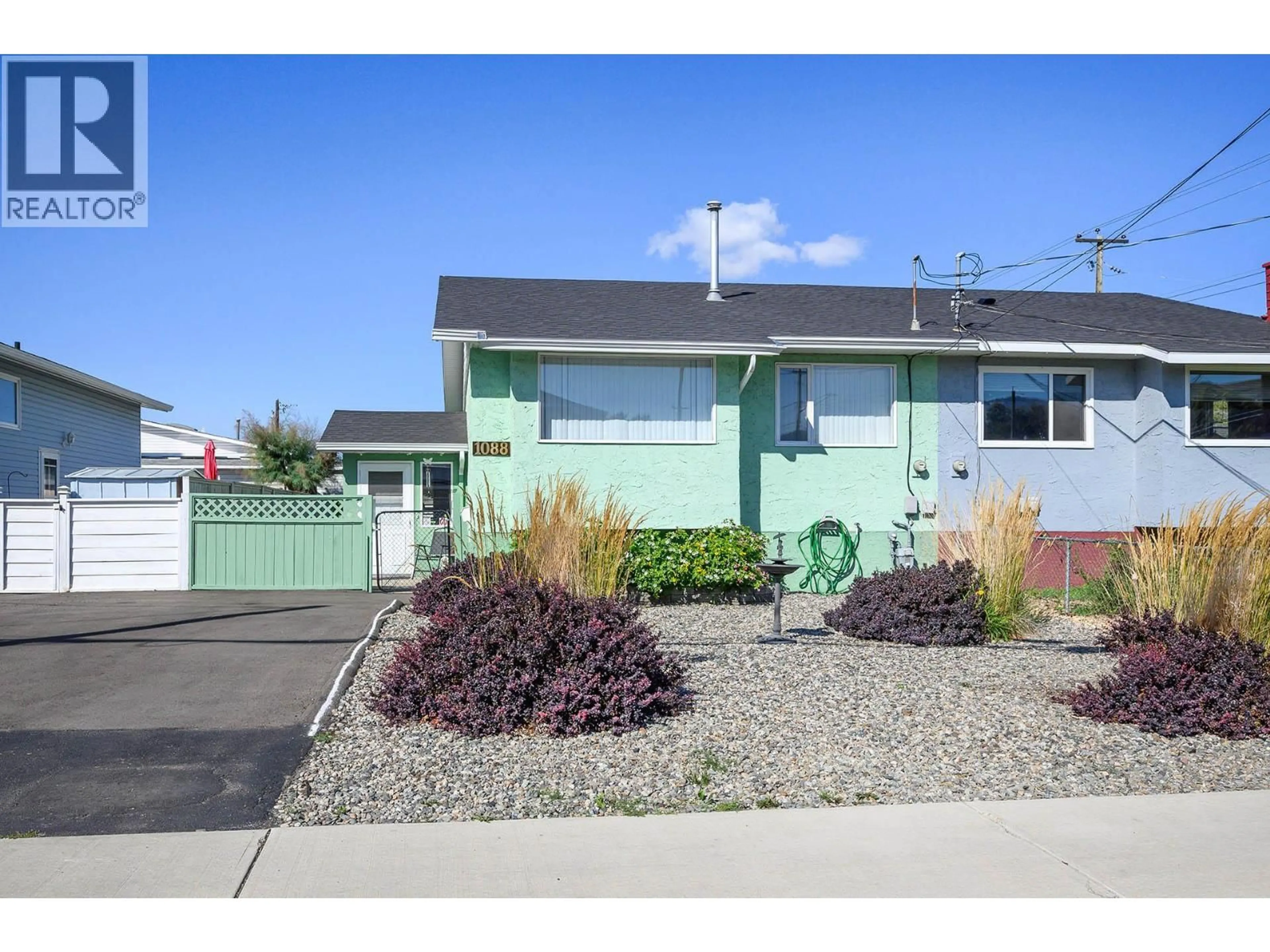 Home with vinyl exterior material, street for 1088 WINDBREAK STREET, Kamloops British Columbia V2B5P9