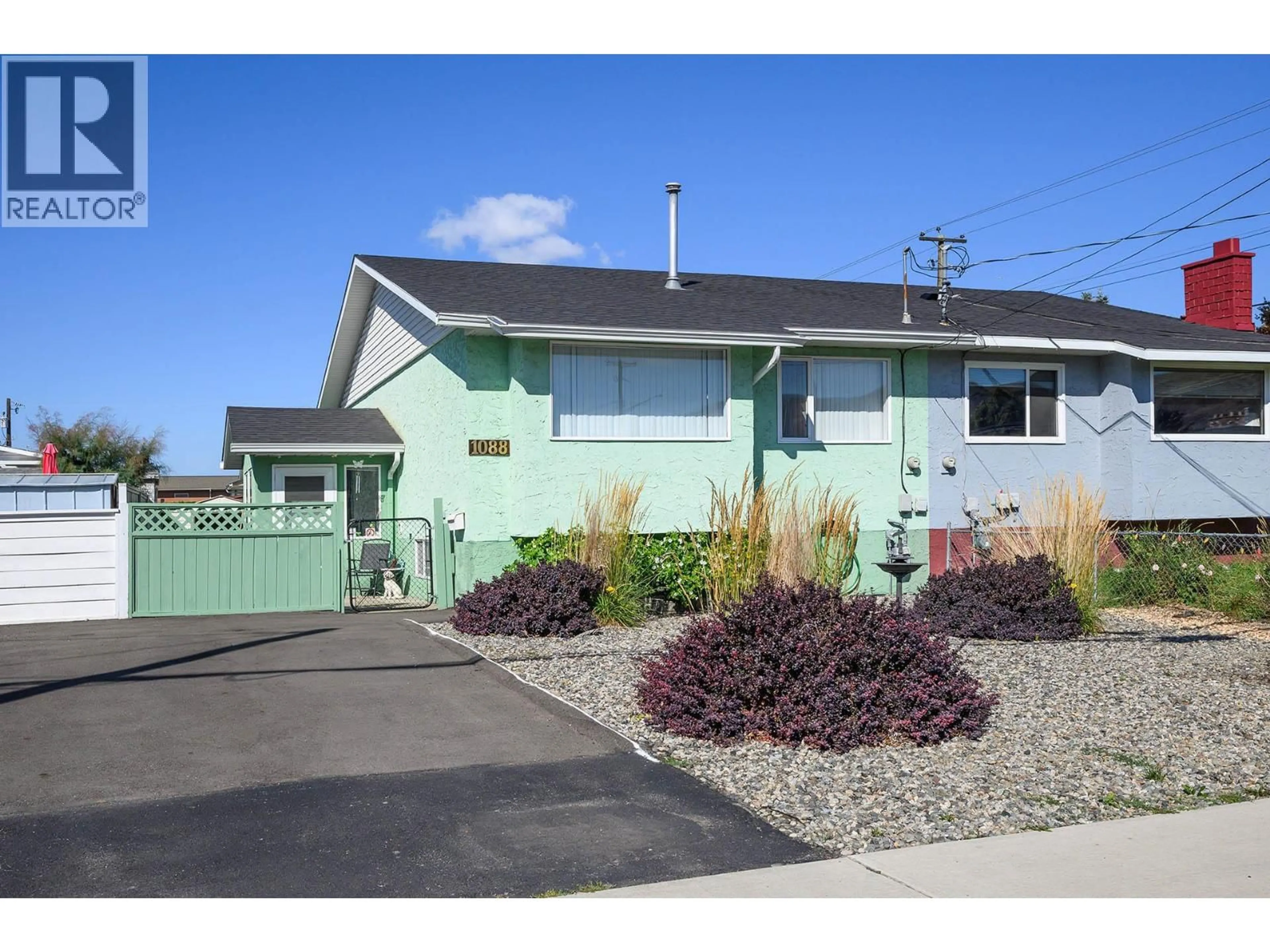 Home with vinyl exterior material, street for 1088 WINDBREAK STREET, Kamloops British Columbia V2B5P9
