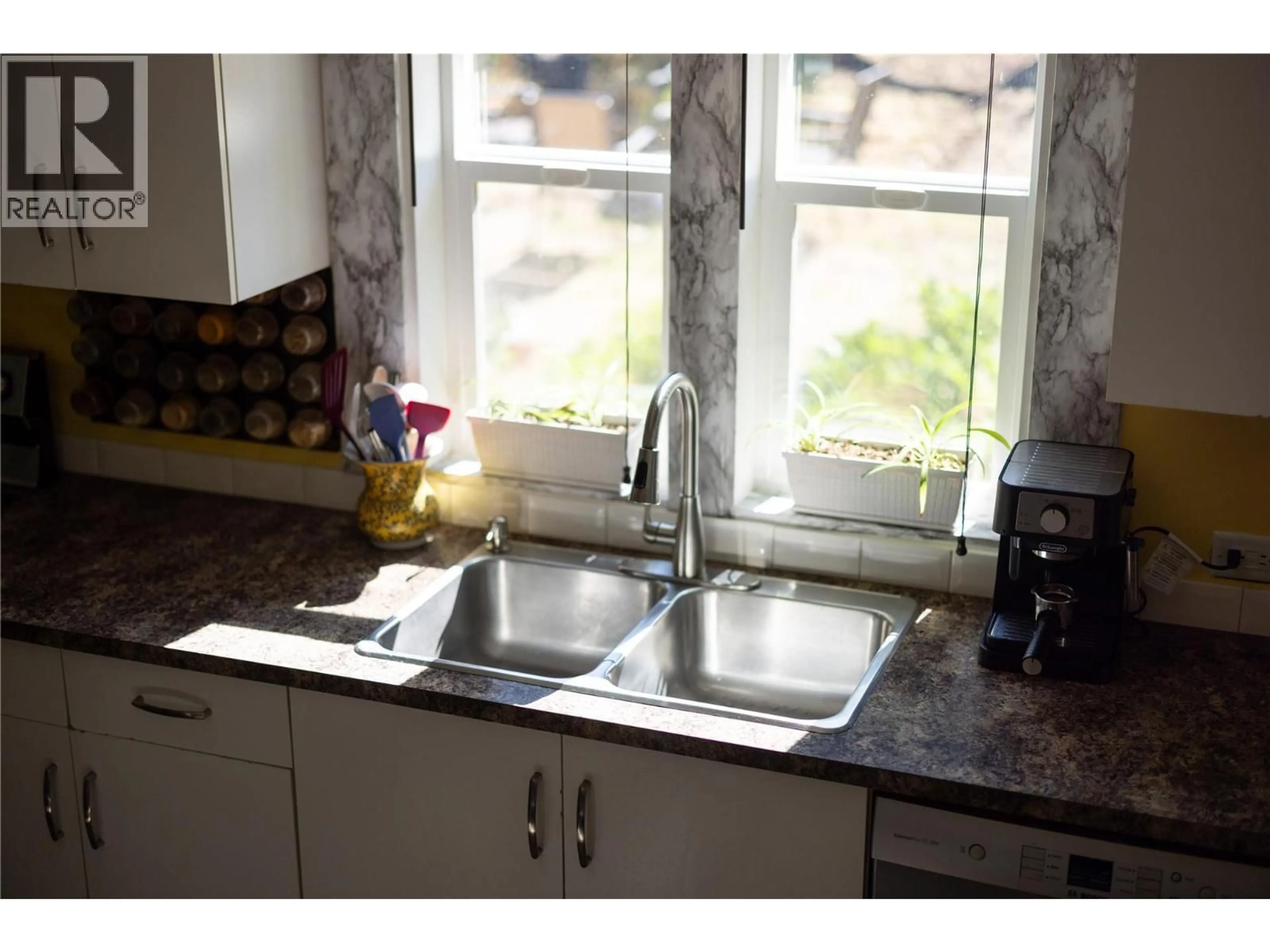 Standard kitchen, unknown for 4200 14 AVENUE, Vernon British Columbia V1T7R8