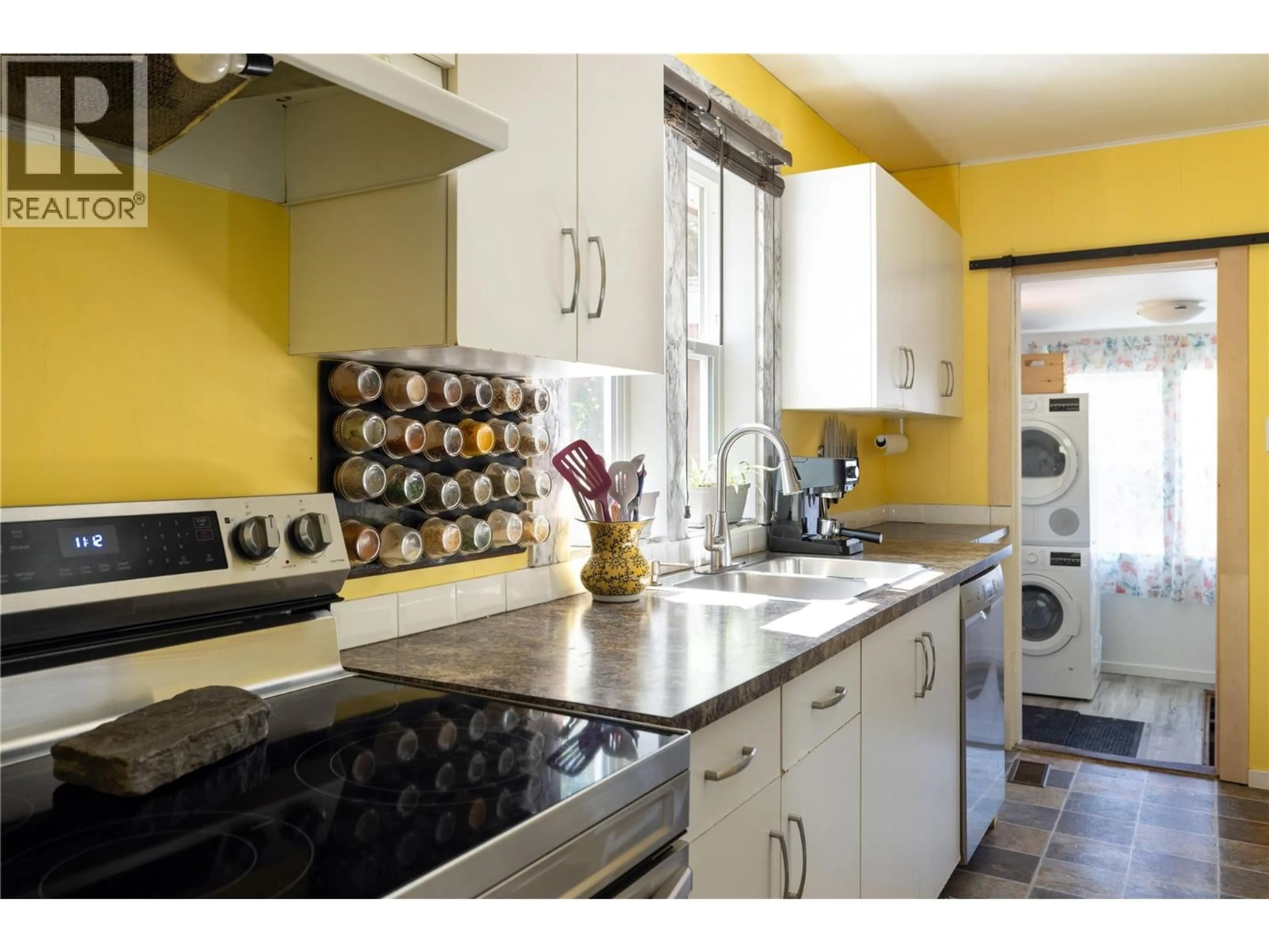 Standard kitchen, unknown for 4200 14 AVENUE, Vernon British Columbia V1T7R8