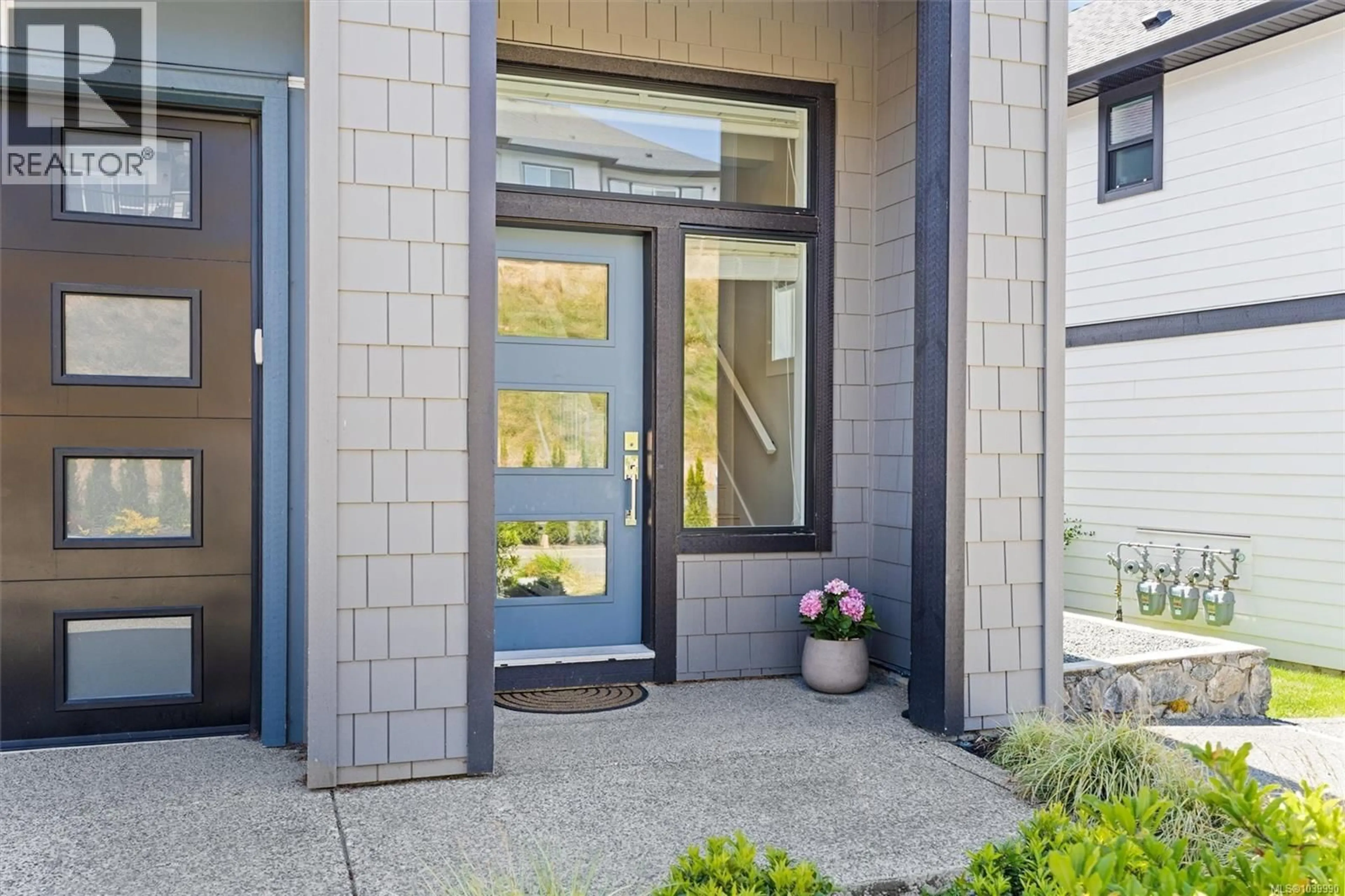 Indoor entryway for 2835 LUNAR COURT, Langford British Columbia V9B4M2