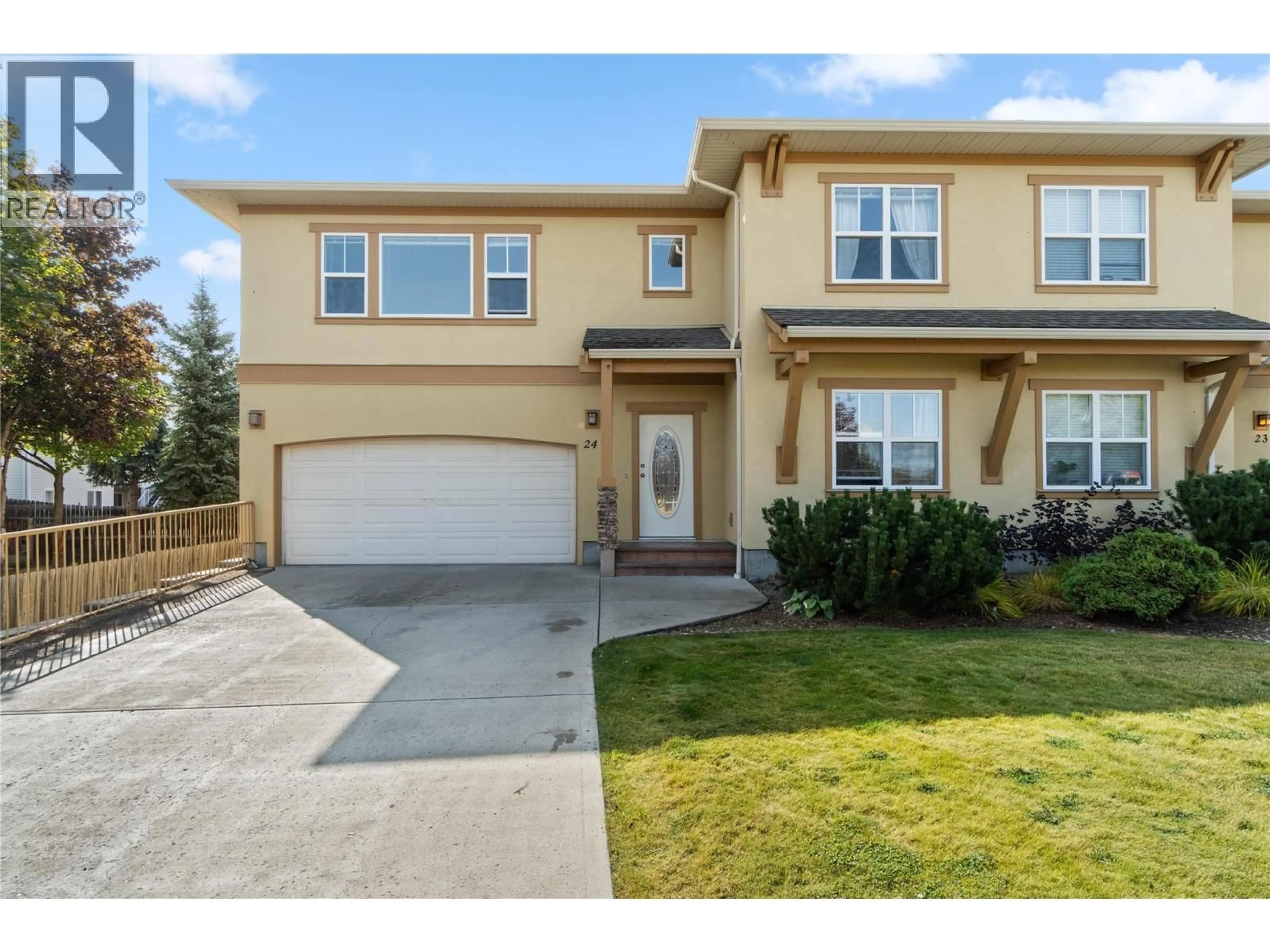 Home with vinyl exterior material, street for 24 - 1055 ABERDEEN DRIVE, Kamloops British Columbia V1S2A7