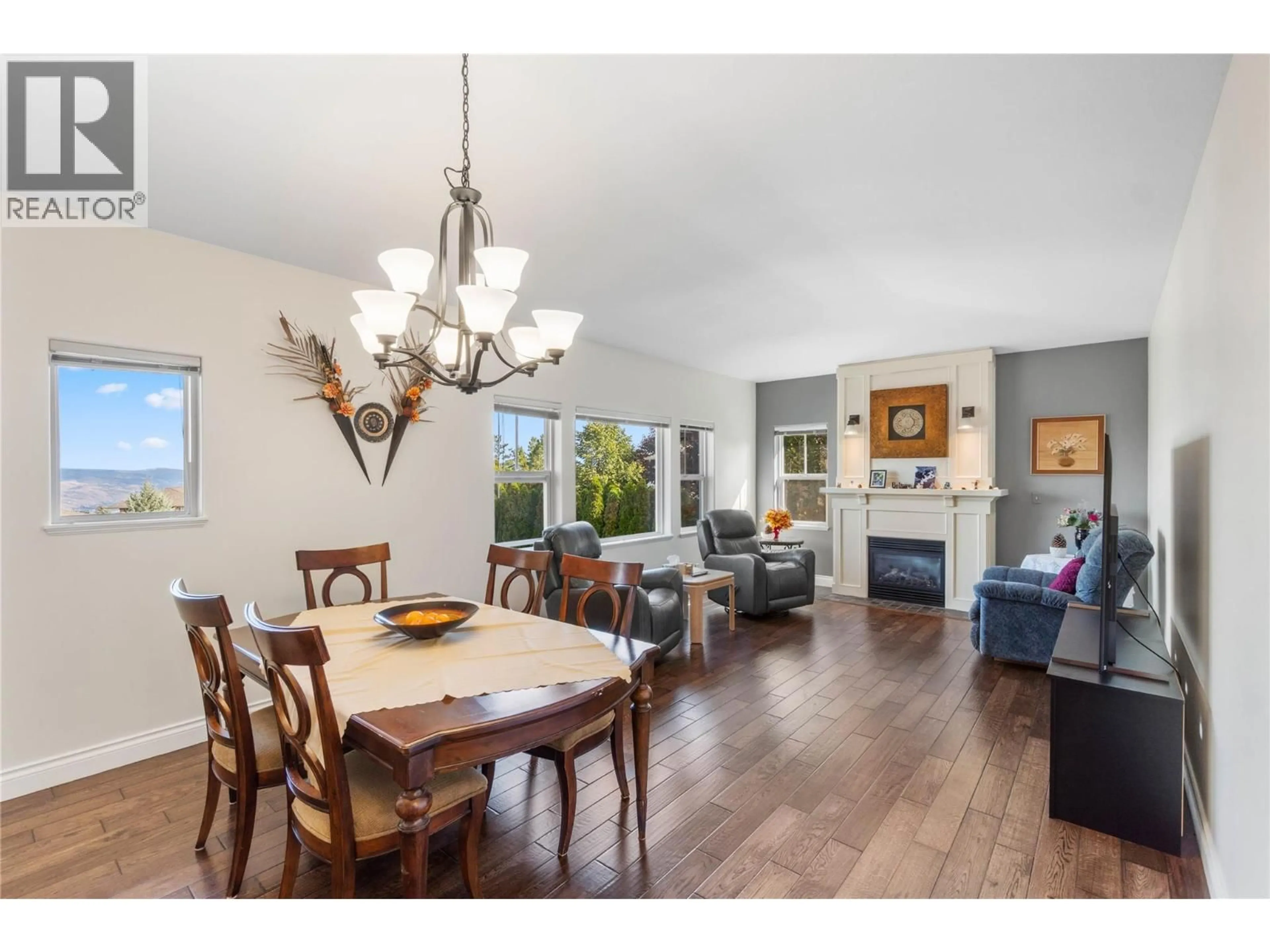 Dining room, wood/laminate floor for 24 - 1055 ABERDEEN DRIVE, Kamloops British Columbia V1S2A7