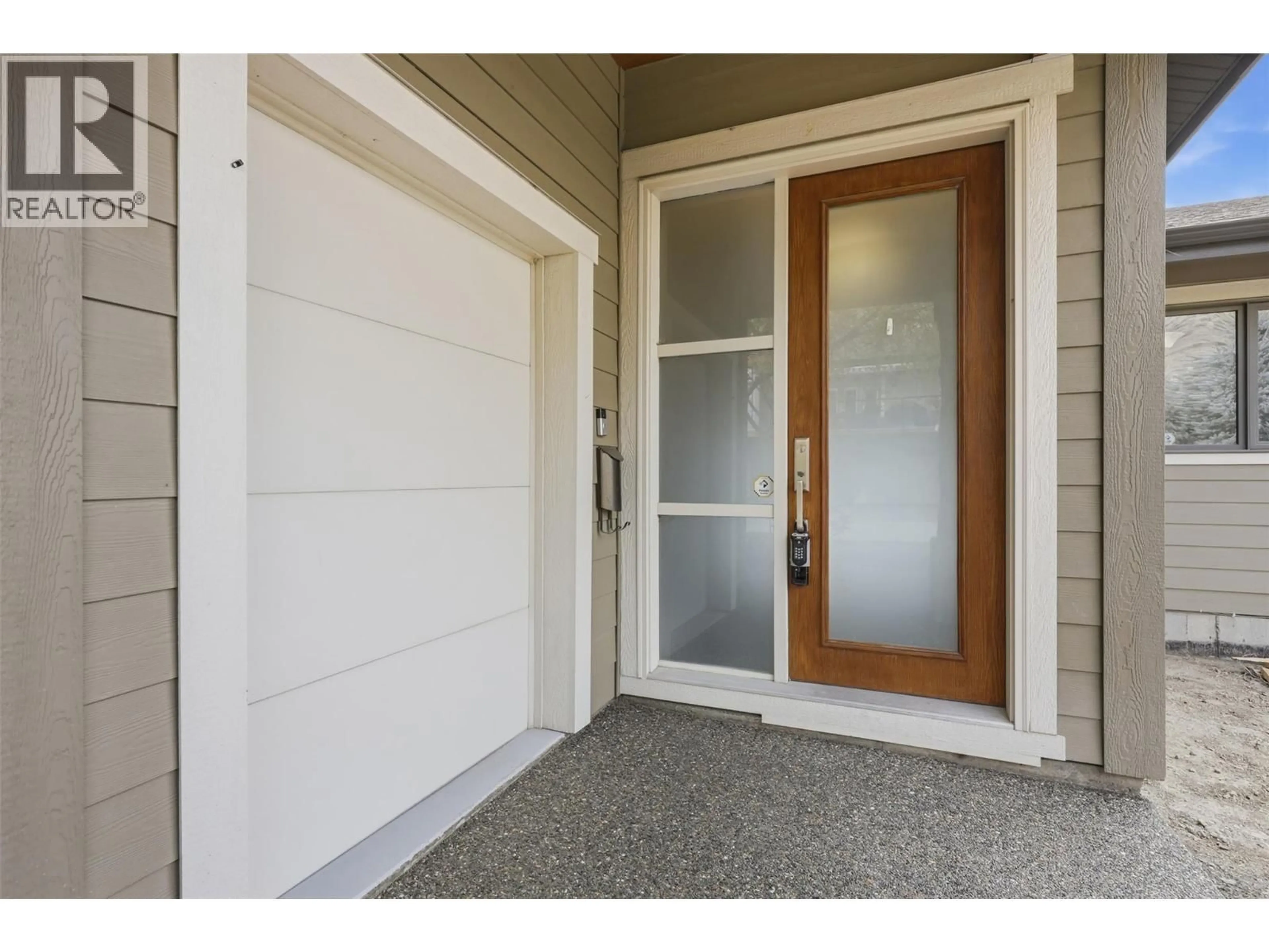 Indoor entryway for 1589 GOLF RIDGE DRIVE, Kamloops British Columbia V2H0A5