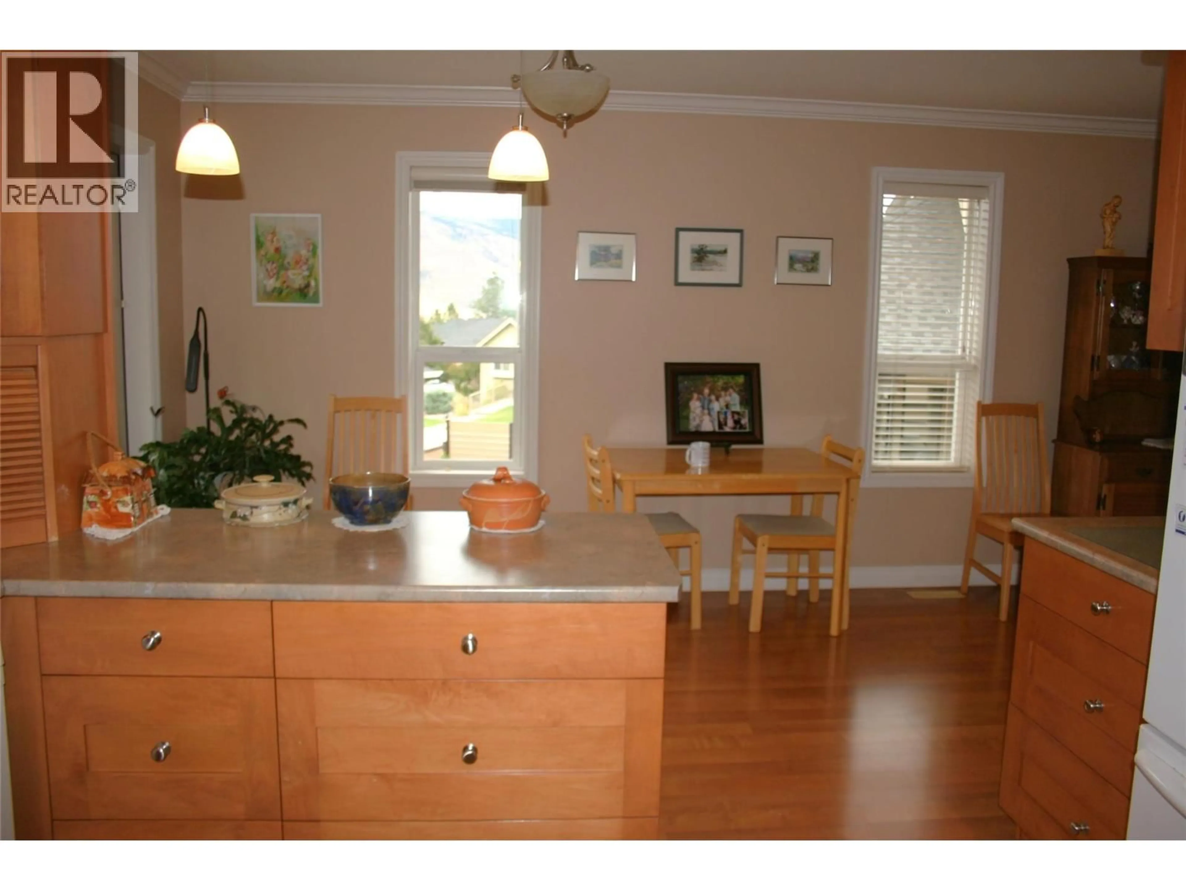 Standard kitchen, wood/laminate floor for 1985 STIKINE PLACE, Kamloops British Columbia V2E2T2