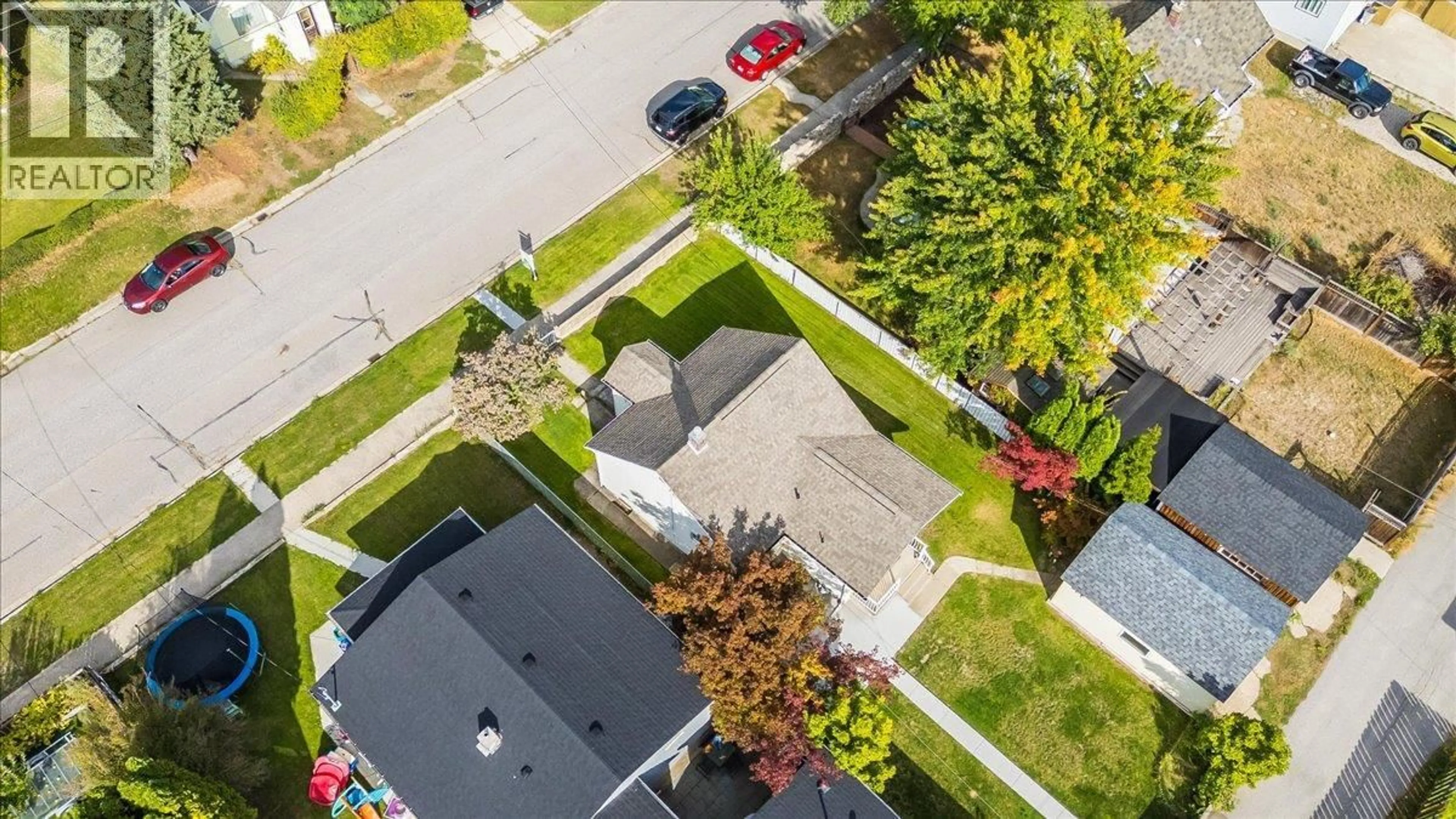 A pic from outside/outdoor area/front of a property/back of a property/a pic from drone, street for 2154 SIXTH AVENUE, Trail British Columbia V1R3B7