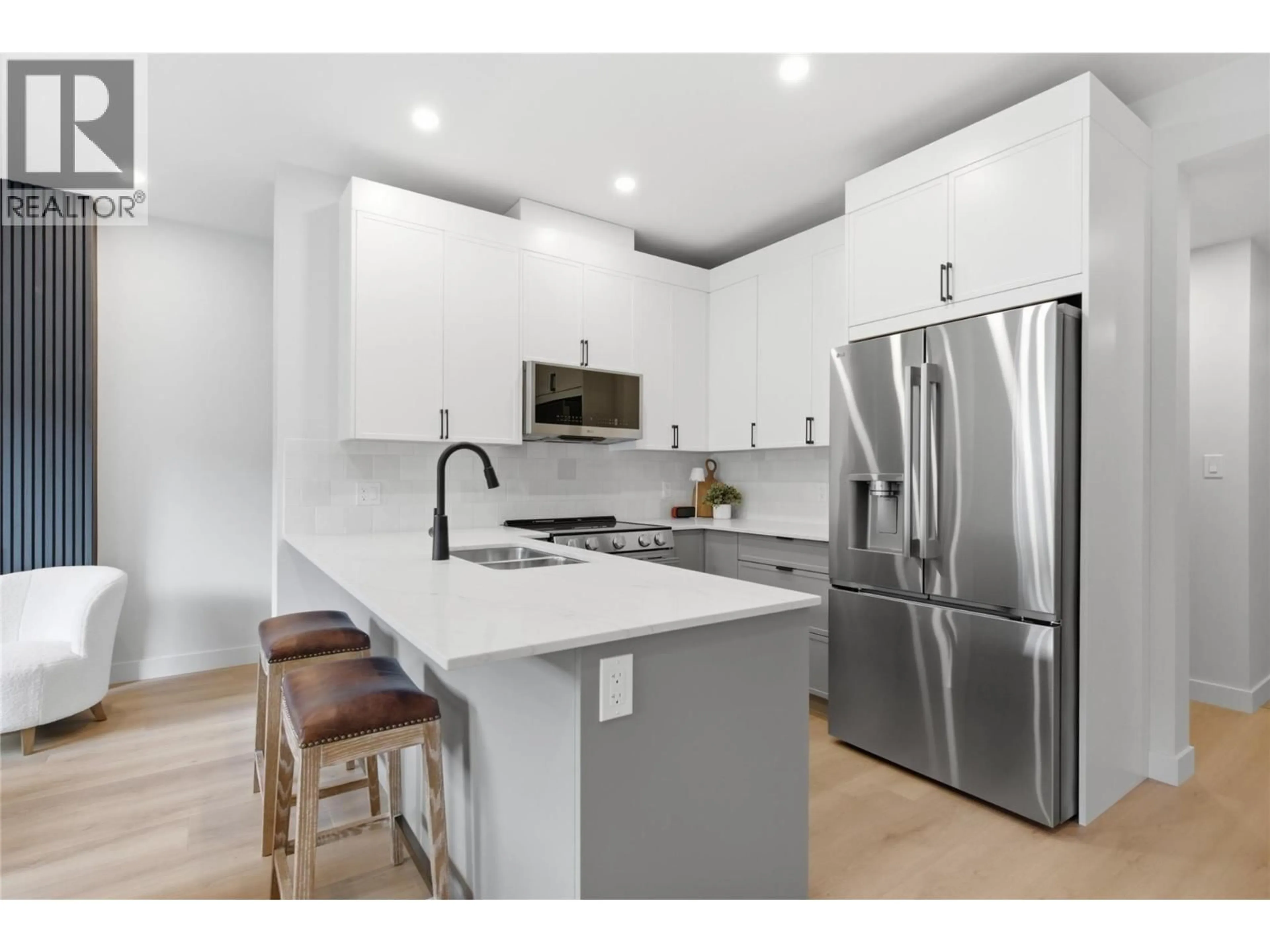 Open concept kitchen, unknown for 151 - 1940 LODGEPOLE DRIVE, Kamloops British Columbia V1S0G7