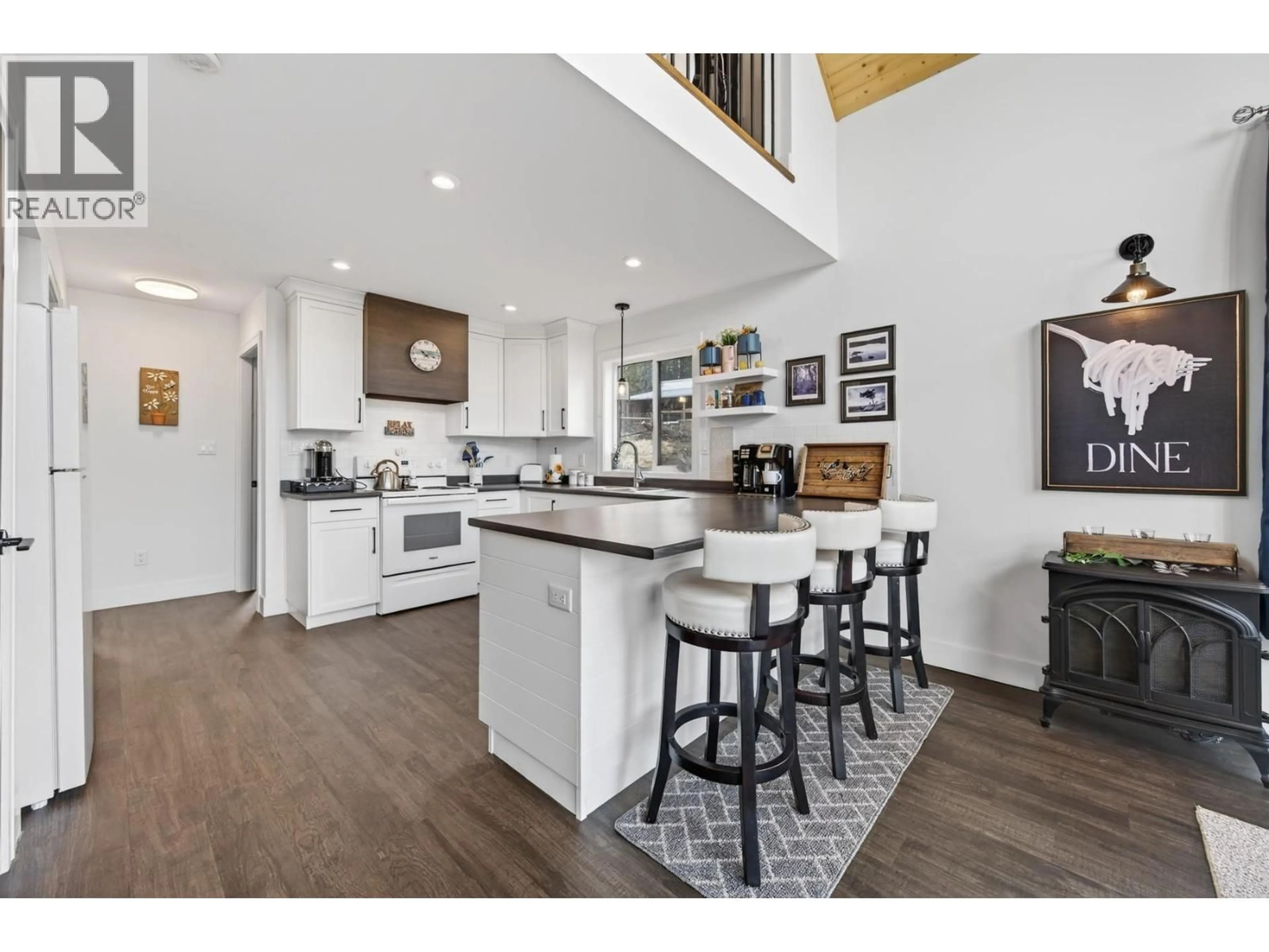 Open concept kitchen, unknown for 1511 COVERT PLACE, Merritt British Columbia V1K1B8