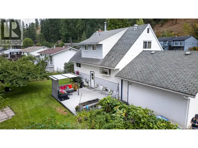 1710 HOLLYWOOD ROAD SOUTH, Kelowna 2