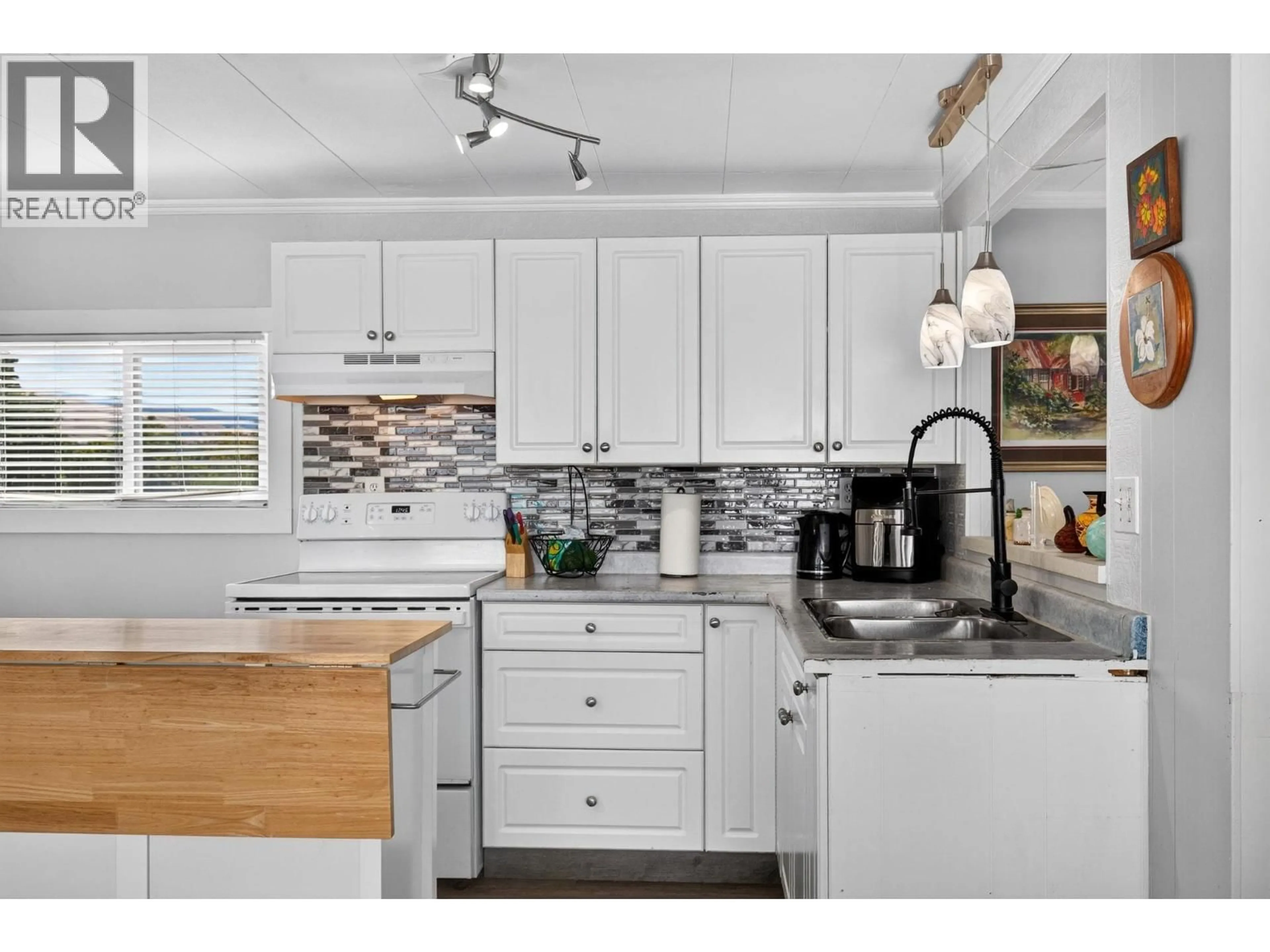 Open concept kitchen, unknown for 15 - 12022 PRETTY ROAD, Lake Country British Columbia V4V1H1