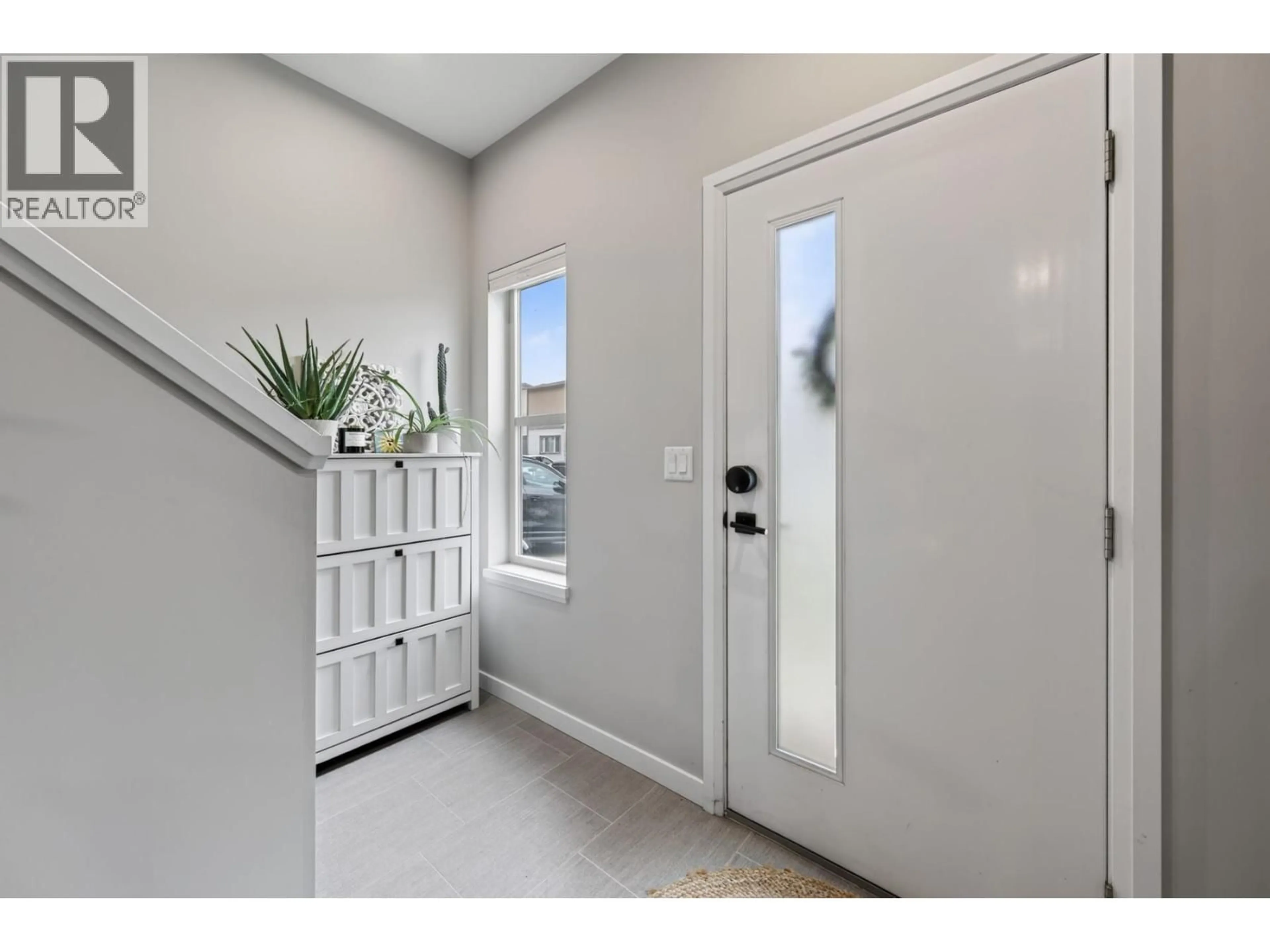 Indoor entryway for 171 - 1850 HUGH ALLAN DRIVE, Kamloops British Columbia V1S0C8