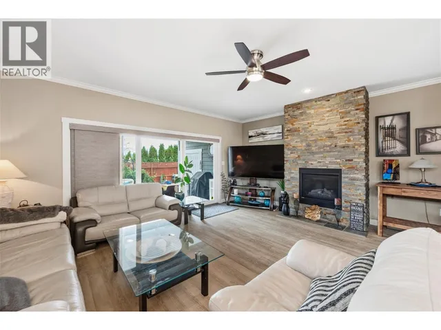 220 BRANDON AVENUE, Penticton 2