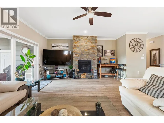 220 BRANDON AVENUE, Penticton 4