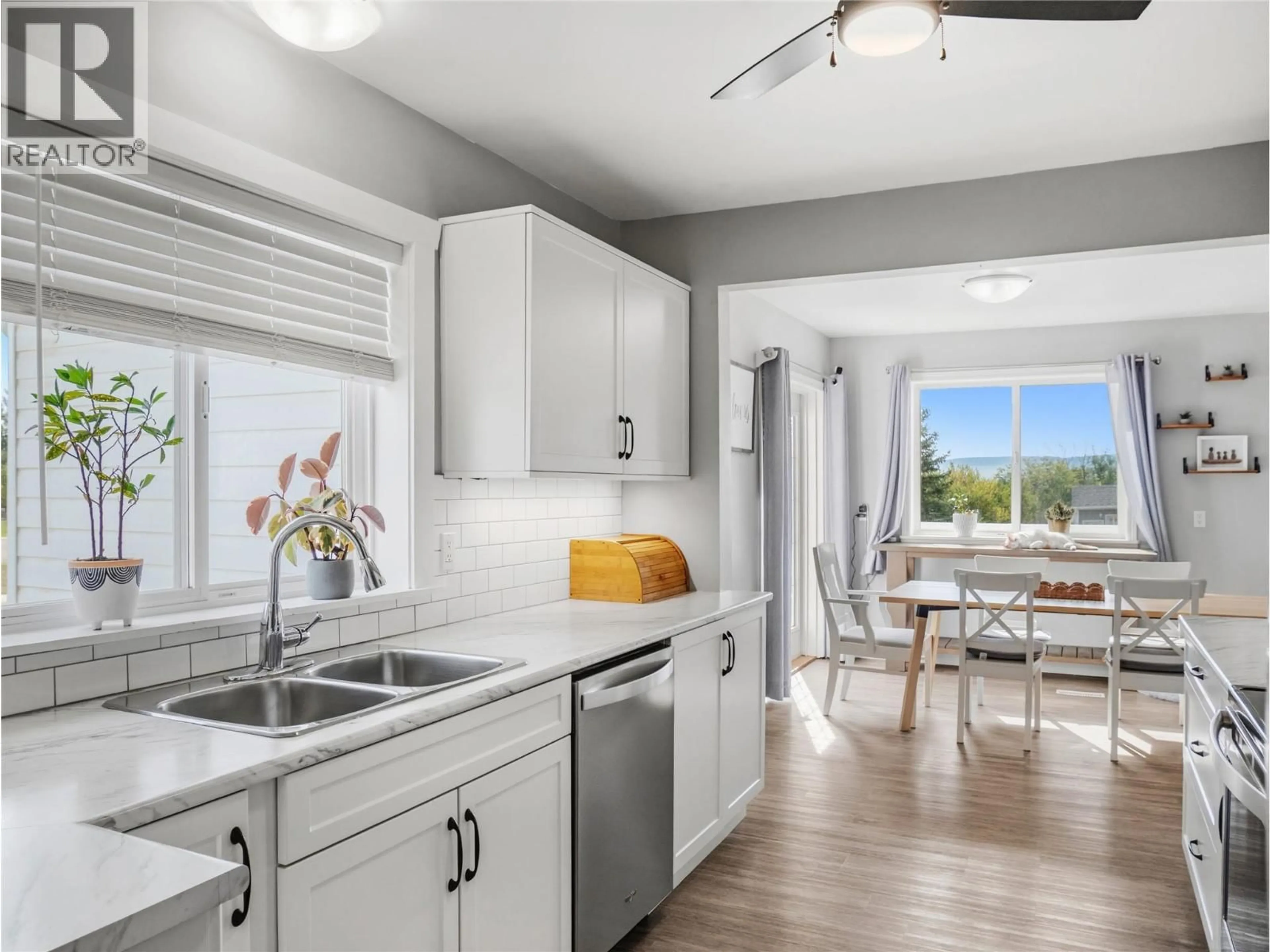 Open concept kitchen, unknown for 1400 96 AVENUE, Dawson Creek British Columbia V1G1L5