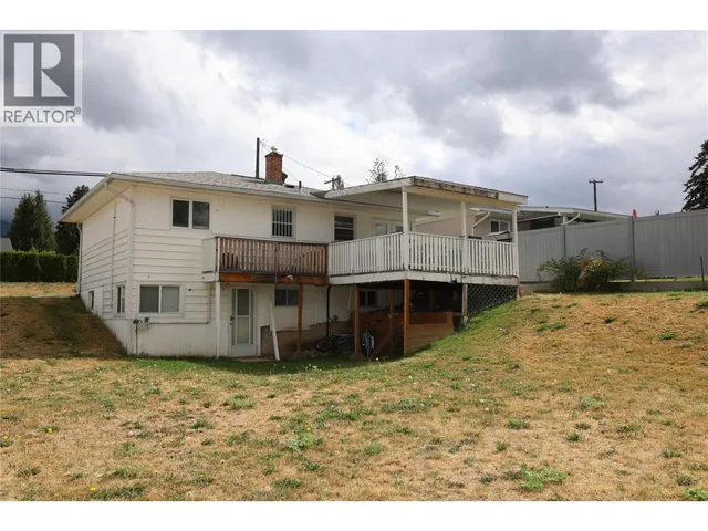 519 20TH AVENUE SOUTH, Creston 3