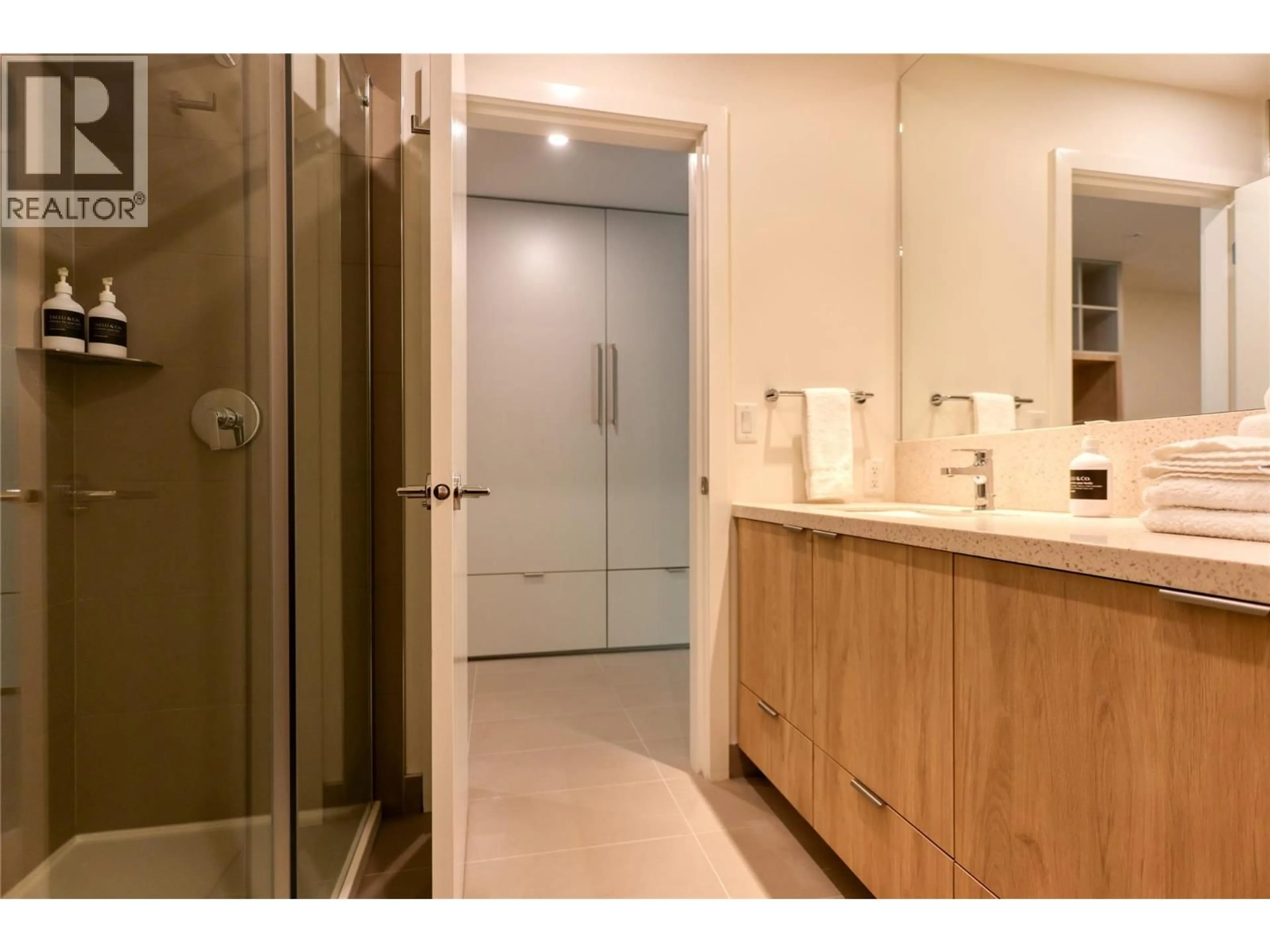 Standard bathroom, unknown for 111 - 4280 RED MOUNTAIN ROAD, Rossland British Columbia V0G1Y0