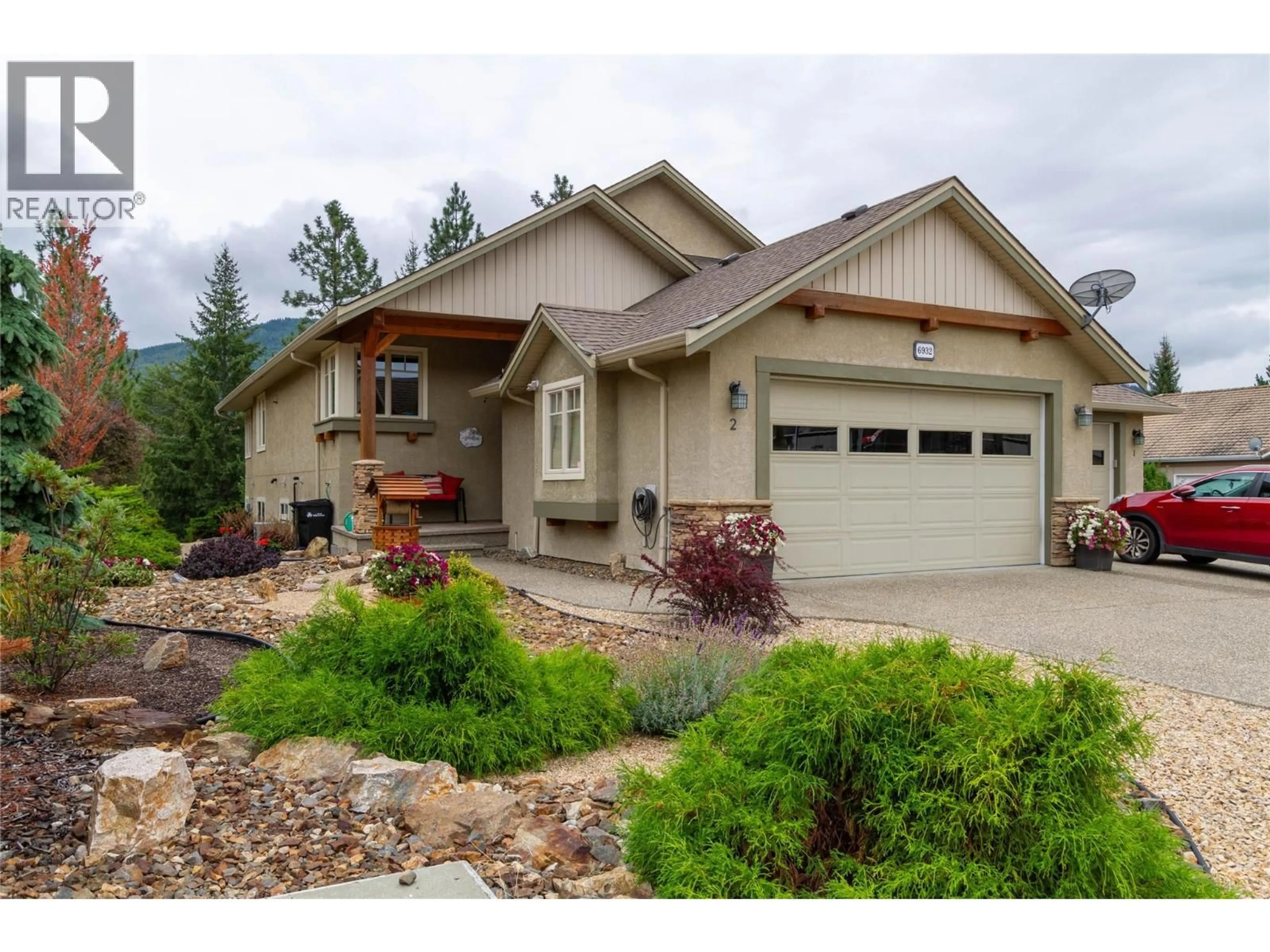Home with vinyl exterior material, unknown for 2 - 6932 MANNING PLACE, Vernon British Columbia V1B2Y5
