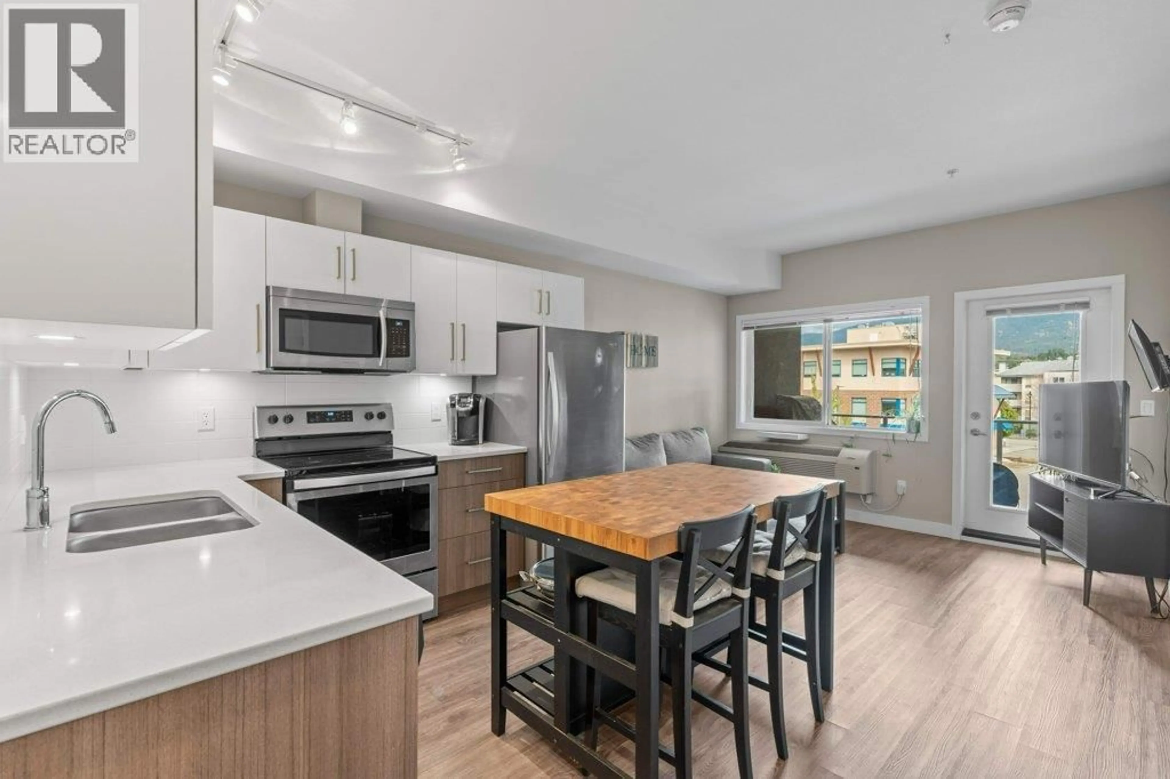 Open concept kitchen, unknown for 309 - 3409 28TH AVENUE, Vernon British Columbia V1T0B3